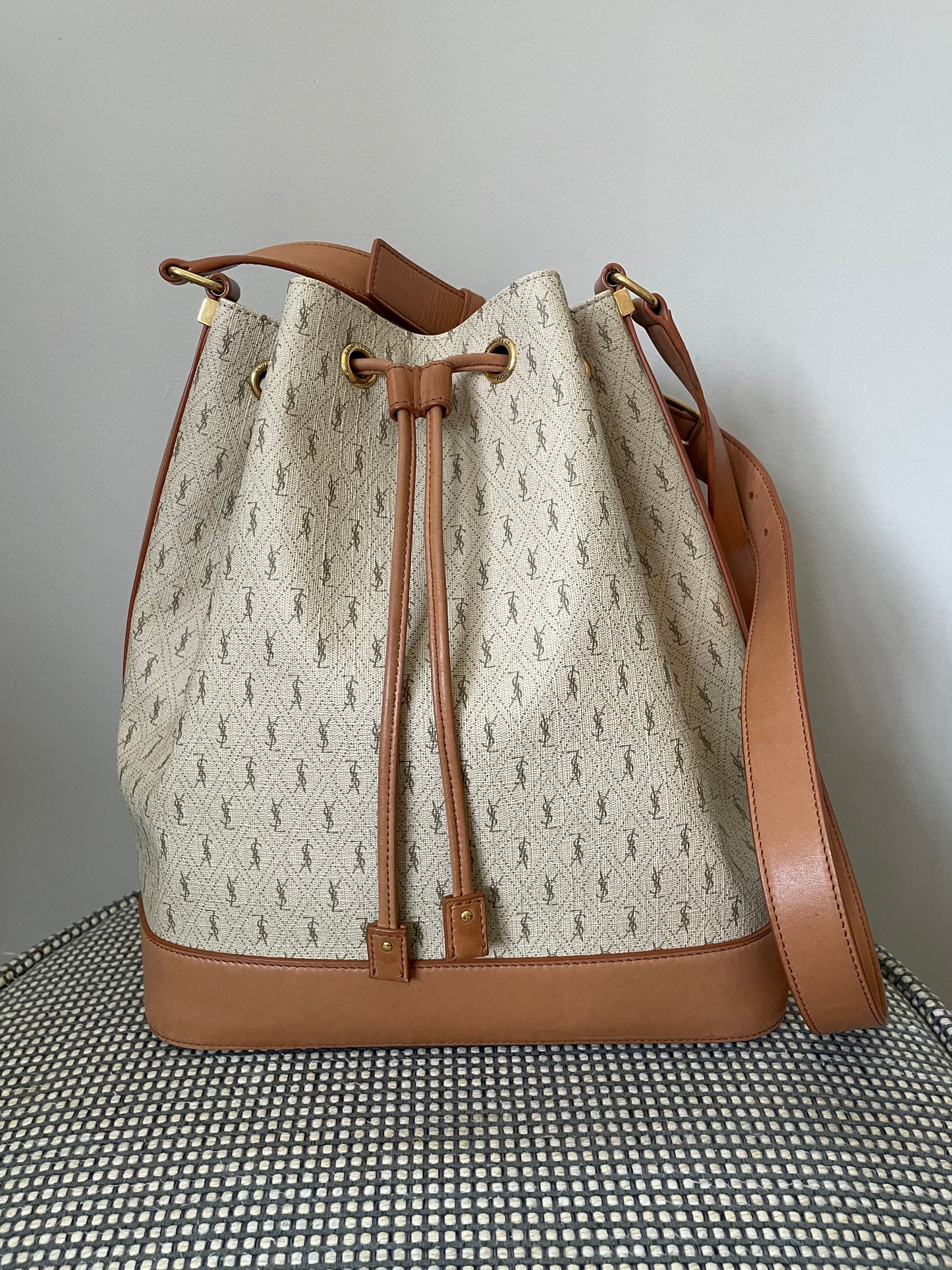 Preloved Saint Laurent Le Monogramme Bucket Bag