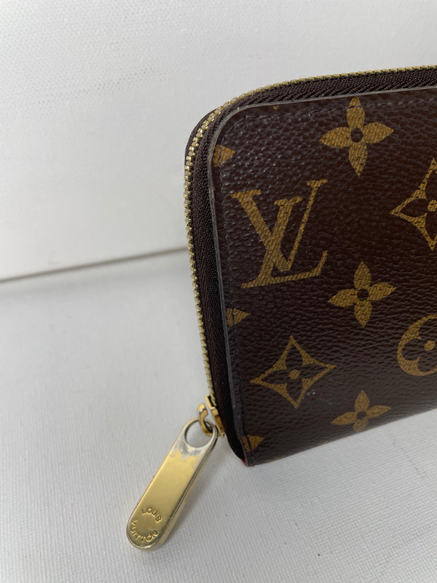 Preloved Louis Vuitton zippy Wallet