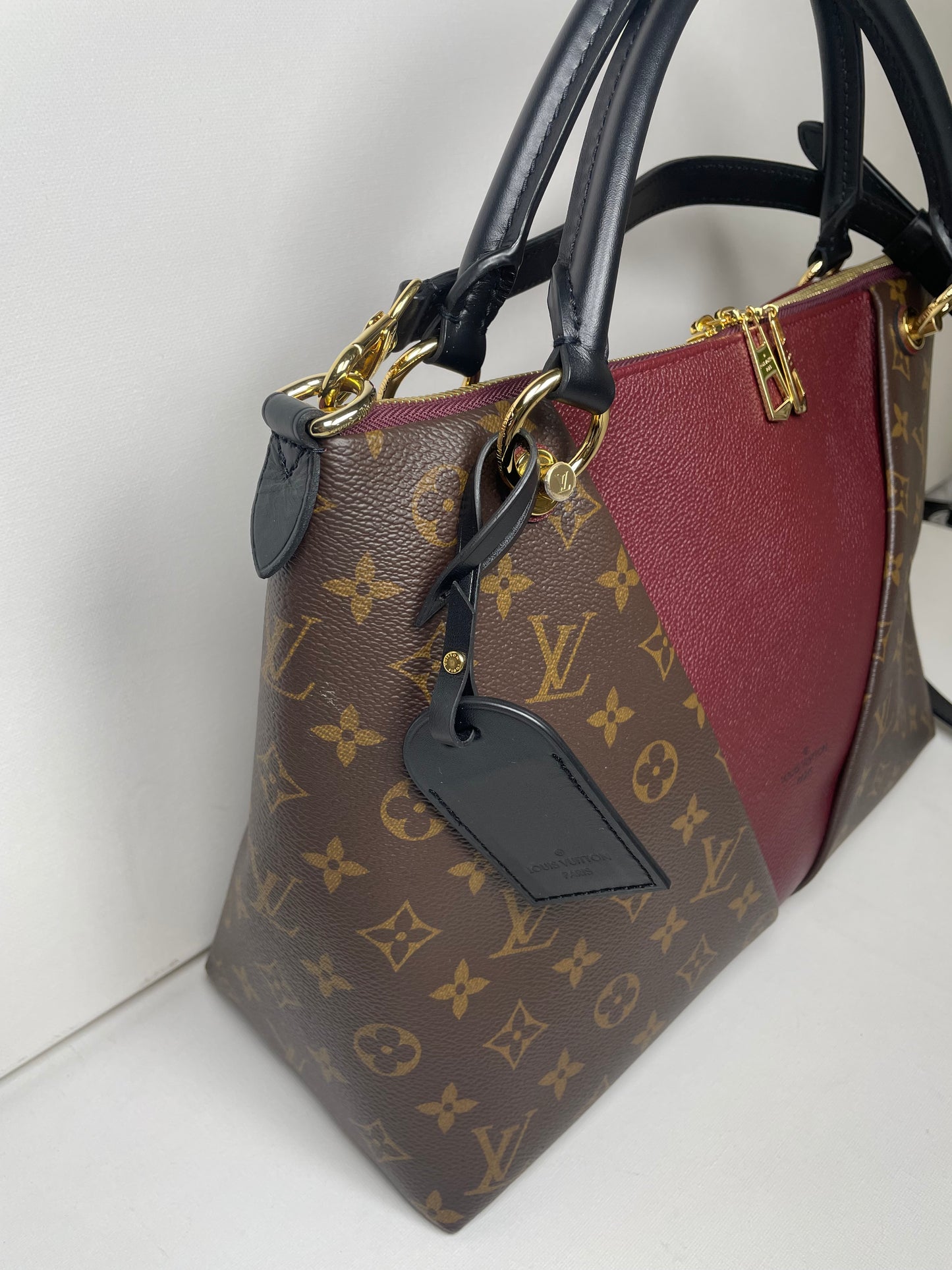 Preloved Louis Vuitton V Tote Bag with Long Strap, MM