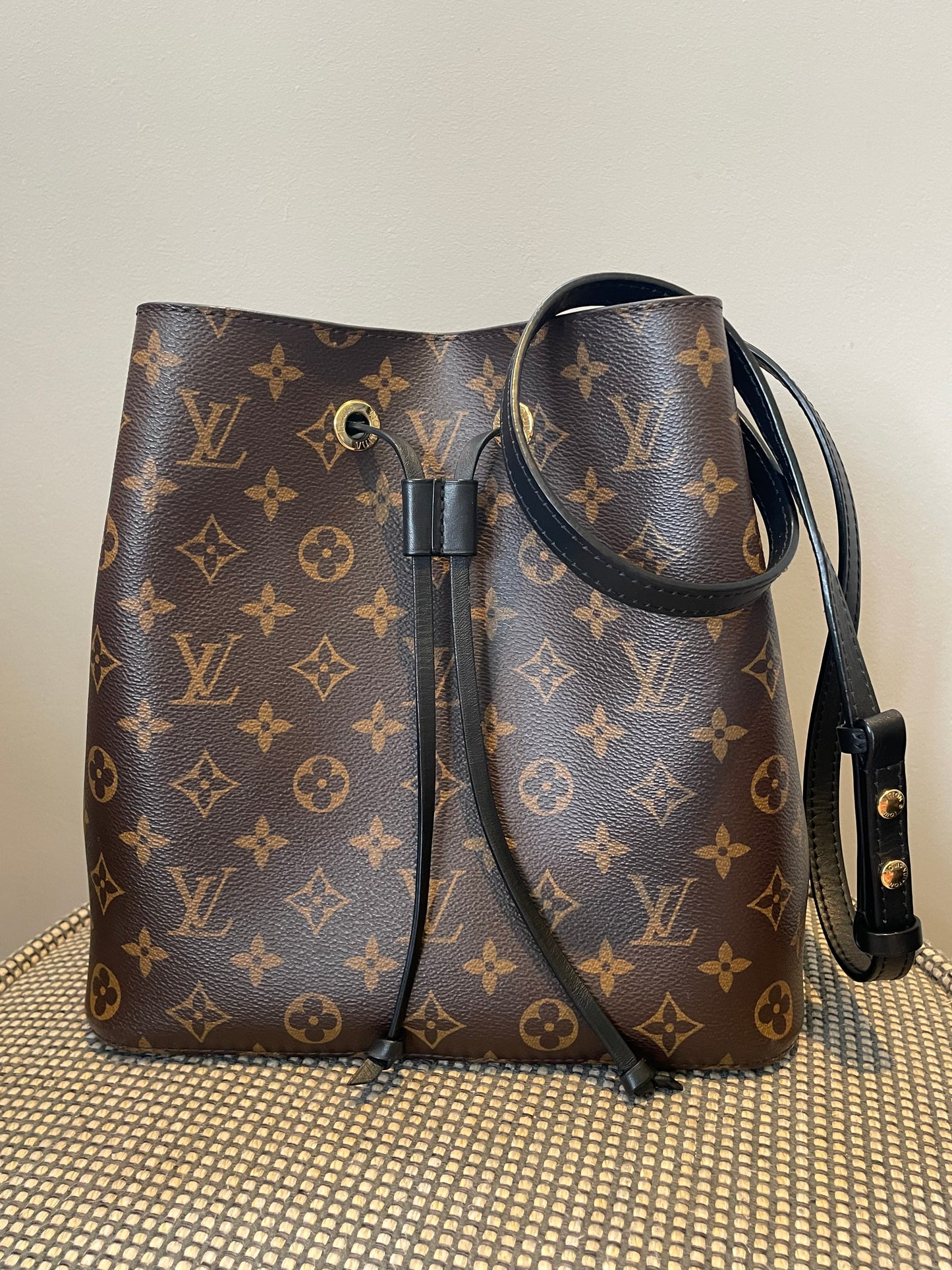 Preloved Louis Vuitton NeoNoe bag