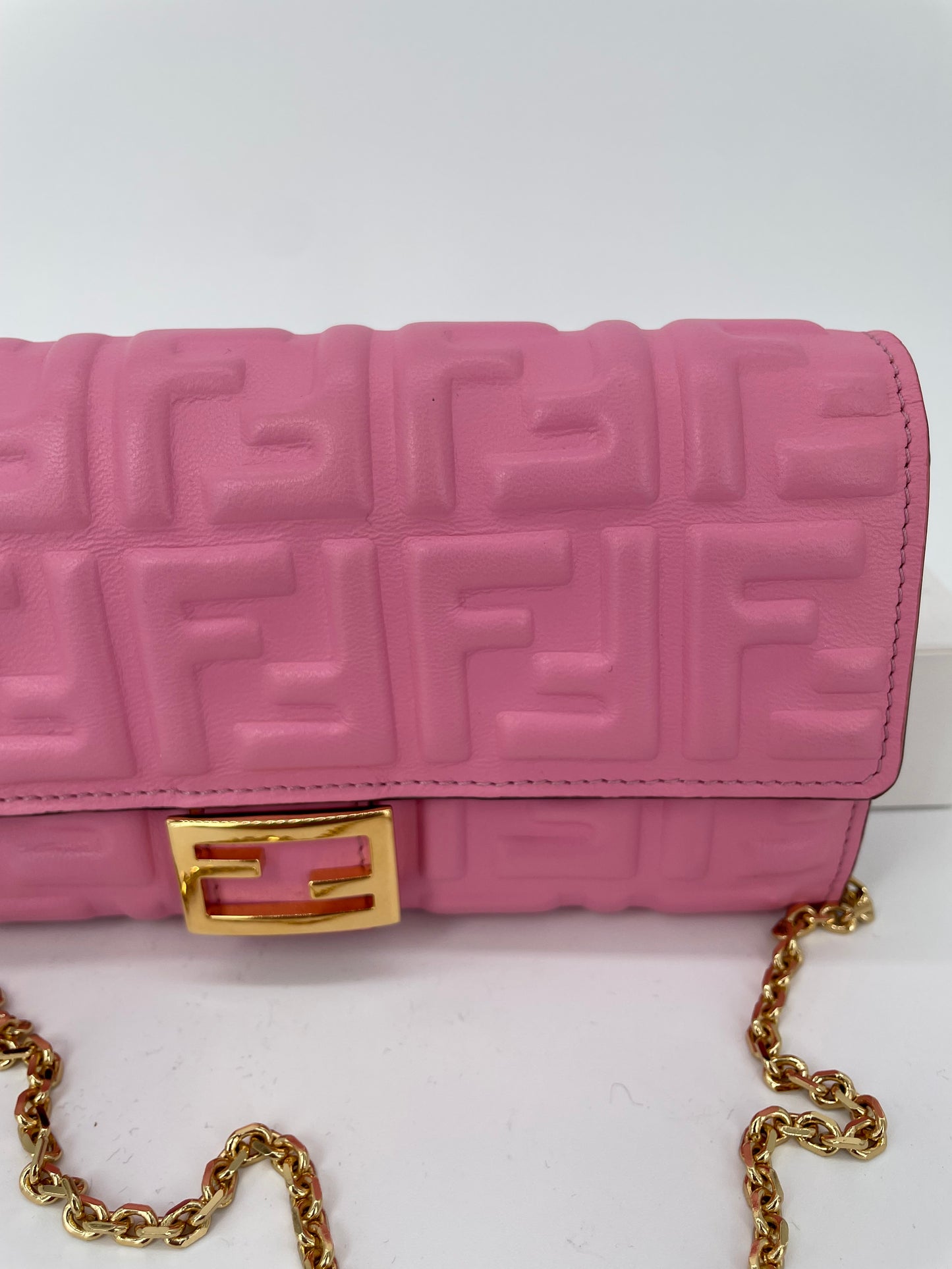 Preloved Fendi FF Embossed Continental Chain Wallet