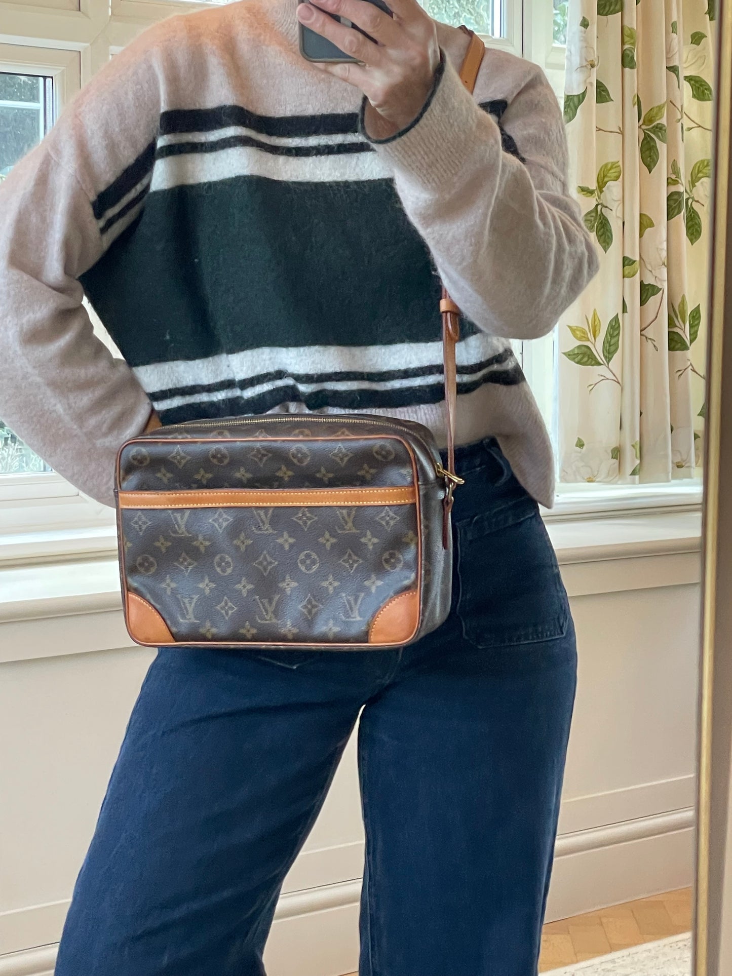 Preloved Vintage Louis Vuitton Canvas Trocadero Bag