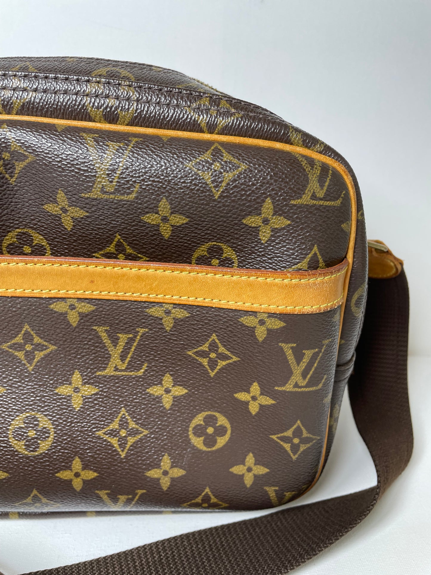 Preloved,  Louis Vuitton Reporter Shoulder Bag, PM