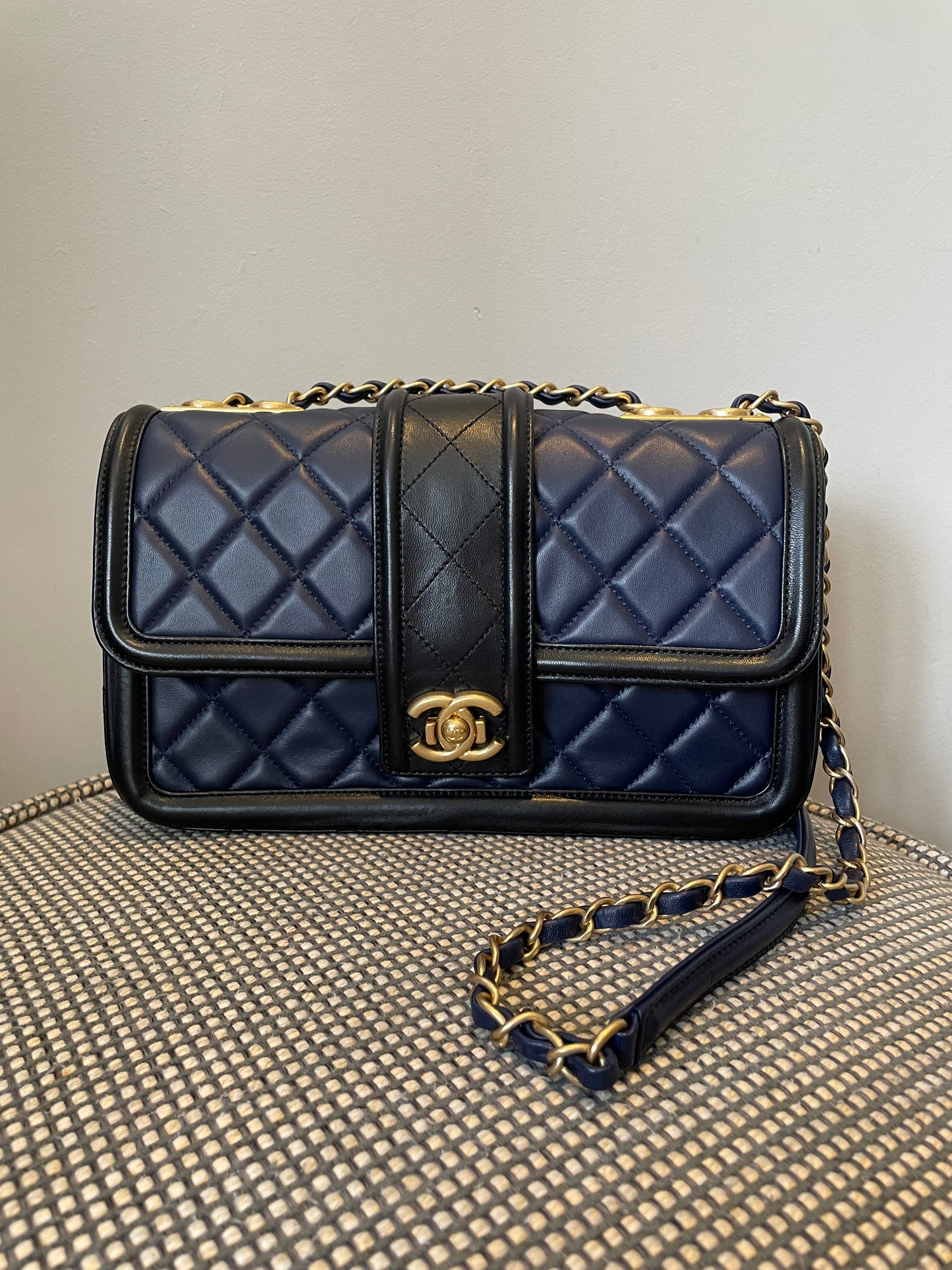 Preloved Chanel Lambskin Quilted Elegant CC Flap, Medium