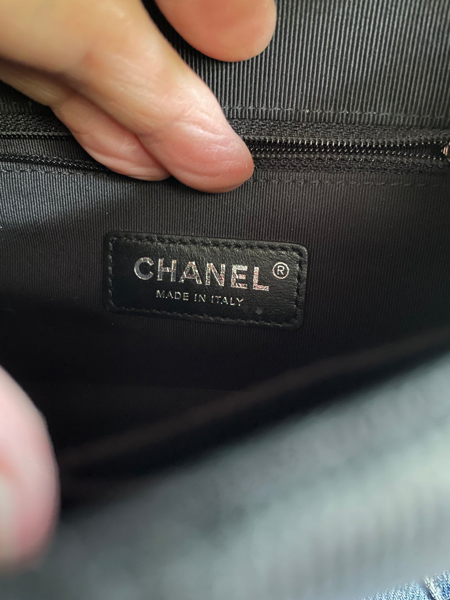 Preloved Chanel Lambskin Grosgrain Chevron
Quilted Couture Flap, Small