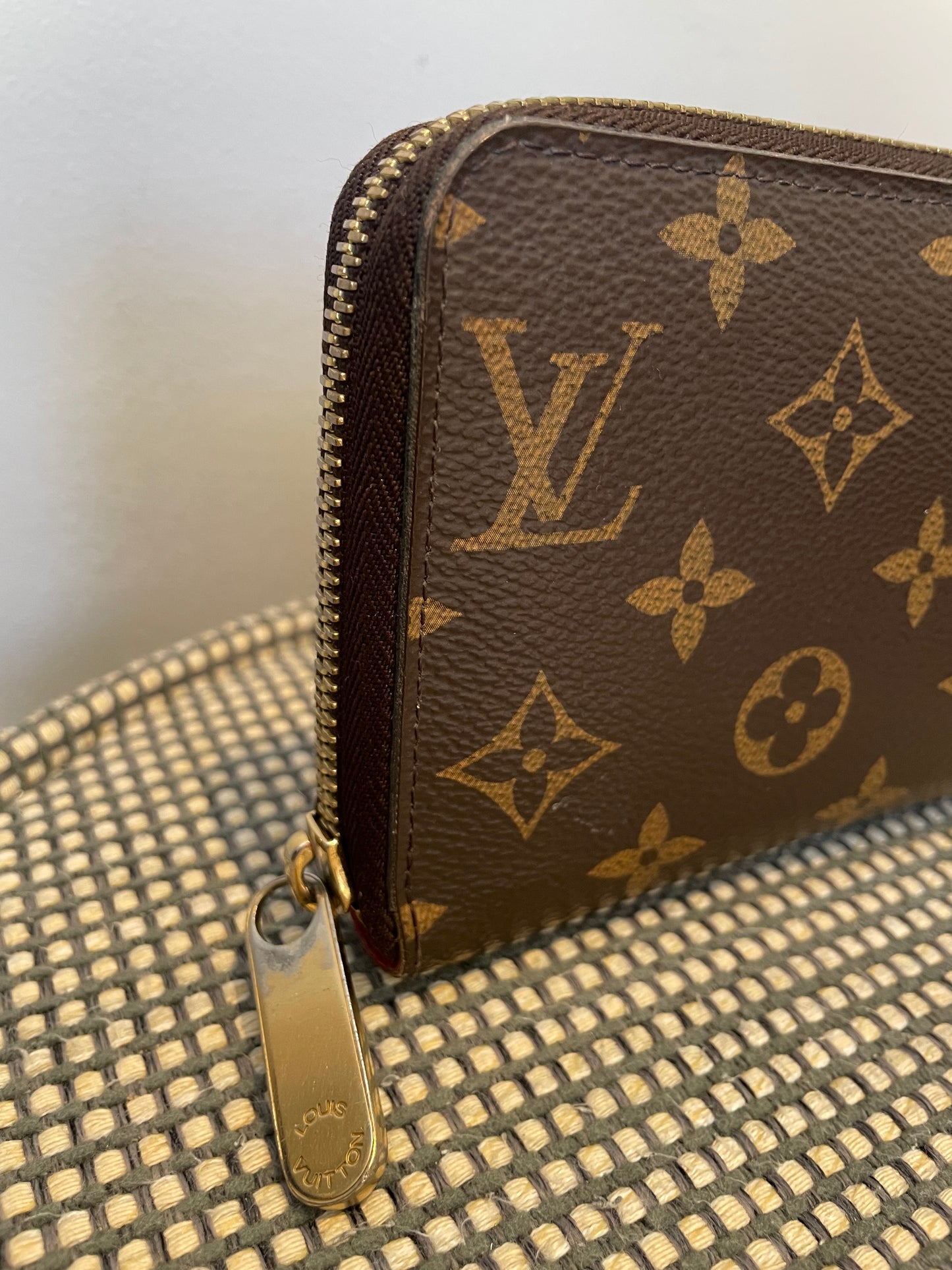 Preloved Louis Vuitton zippy Wallet