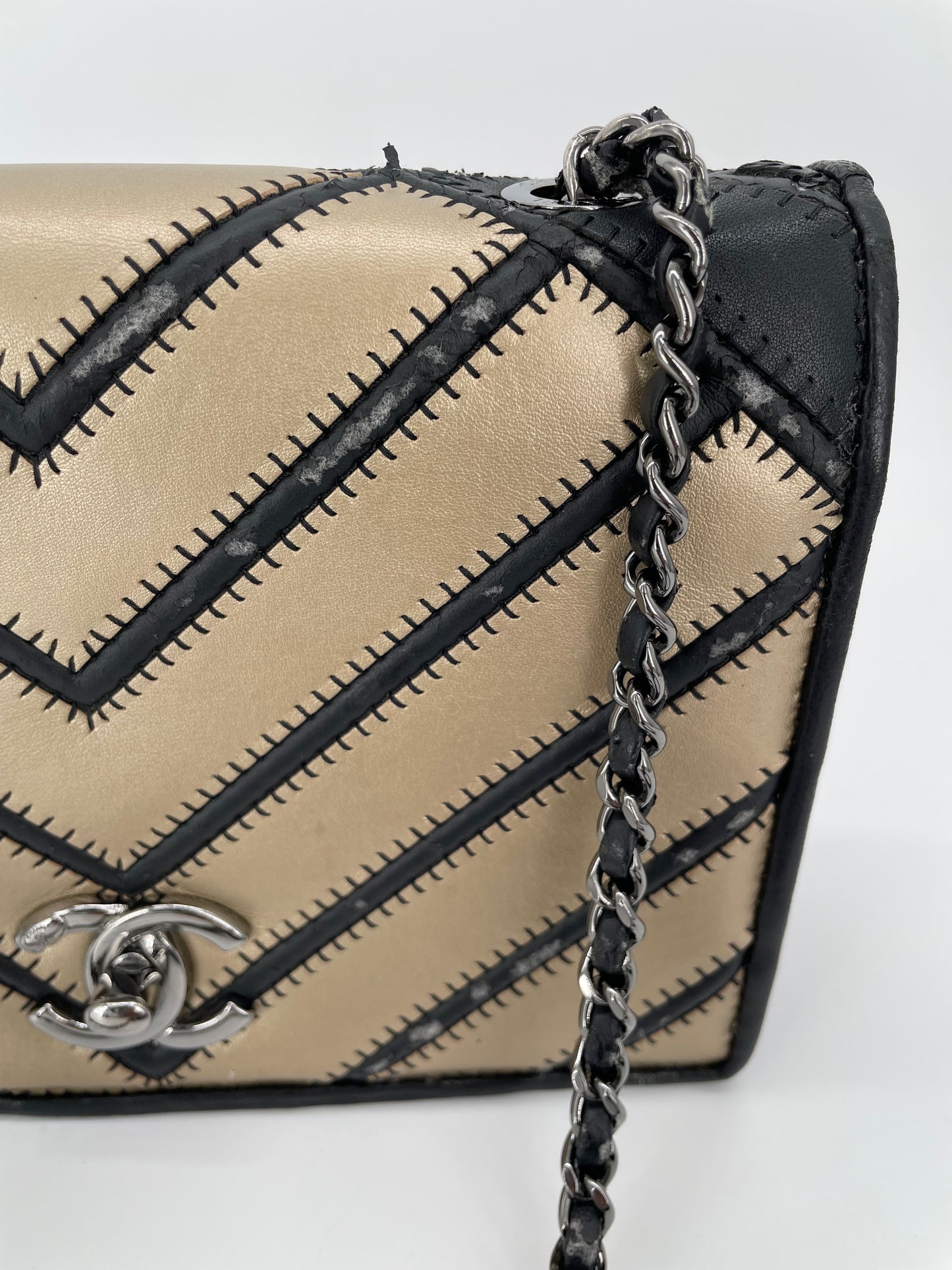 Preloved Chanel Lambskin Grosgrain Chevron
Quilted Couture Flap, Small