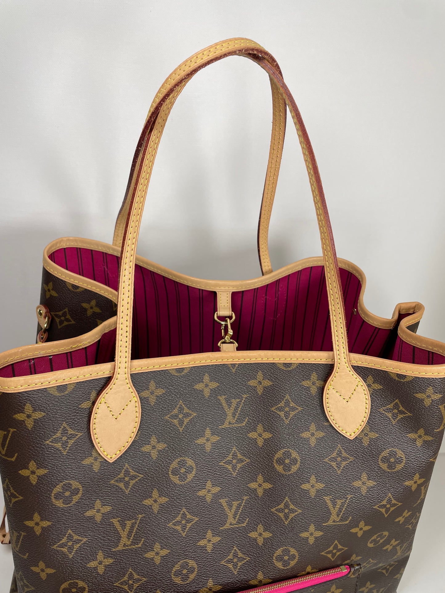 Louis Vuitton Neverfull Shopping Tote Bag, GM