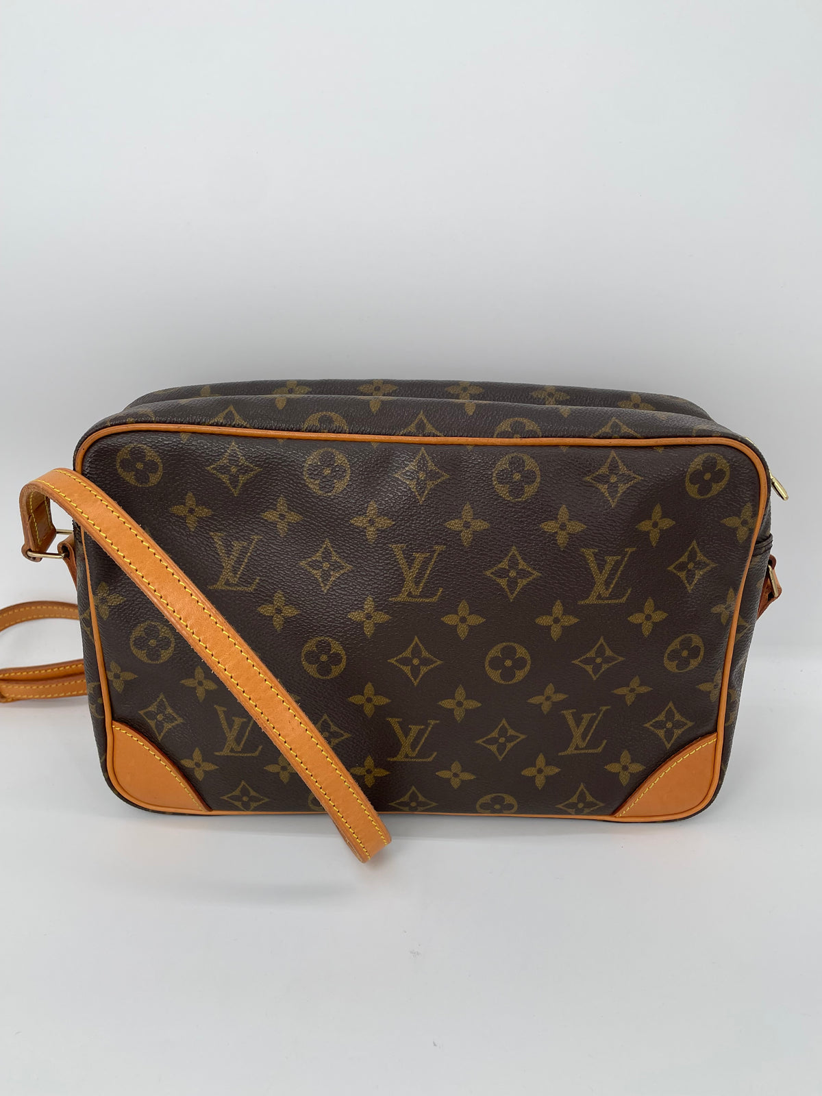 Preloved Vintage Louis Vuitton Canvas Trocadero 30 Bag