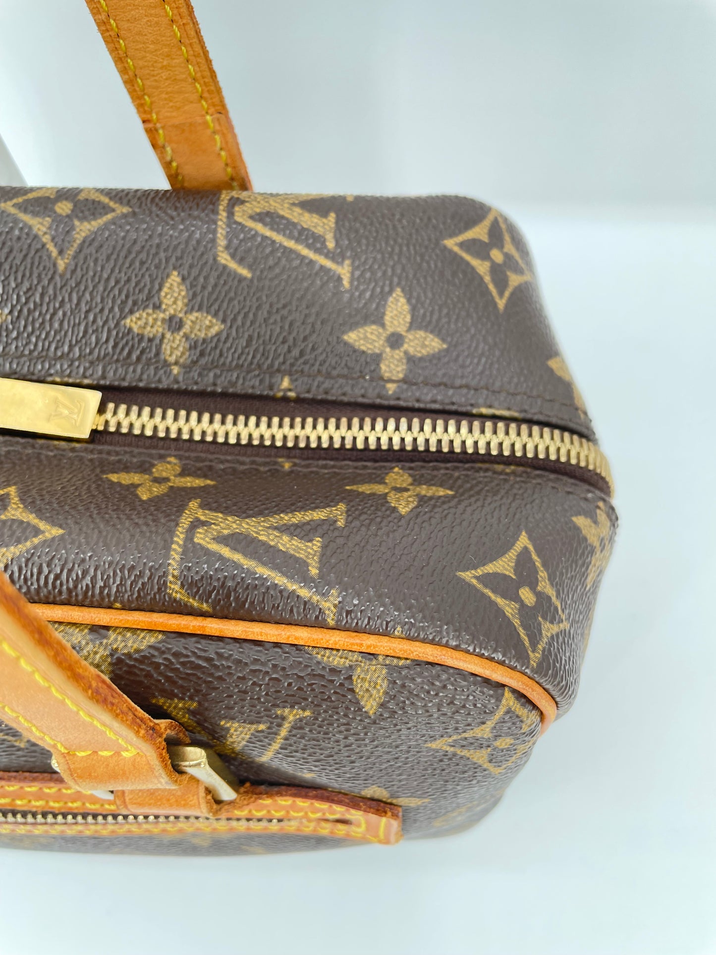 Preloved Louis Vuitton Cite Shoulder Bag, MM