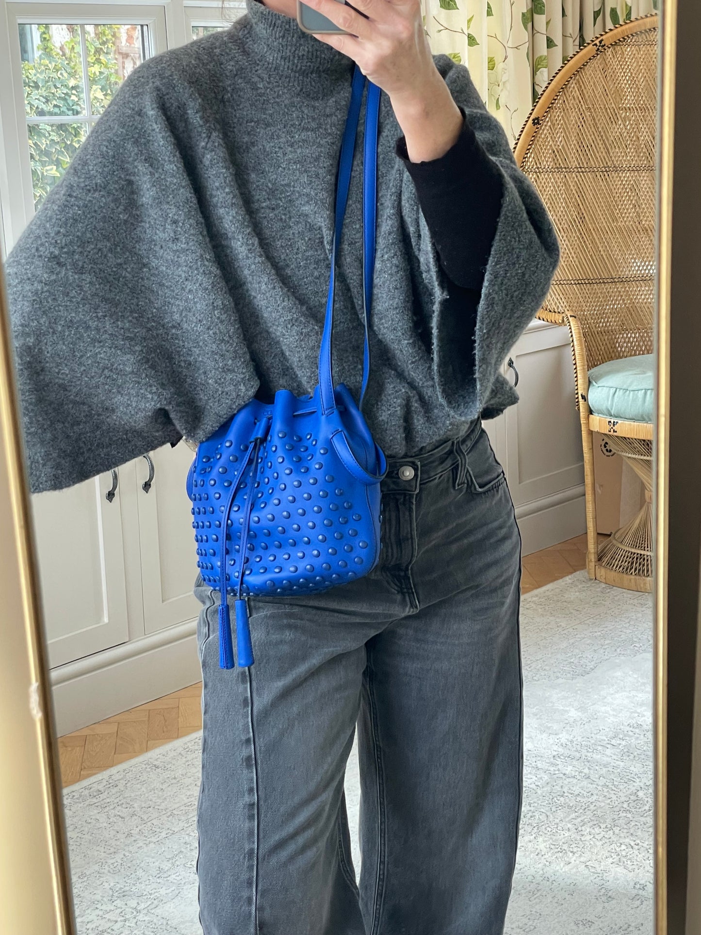 Preloved Tod’s Gommino Bucket Bag