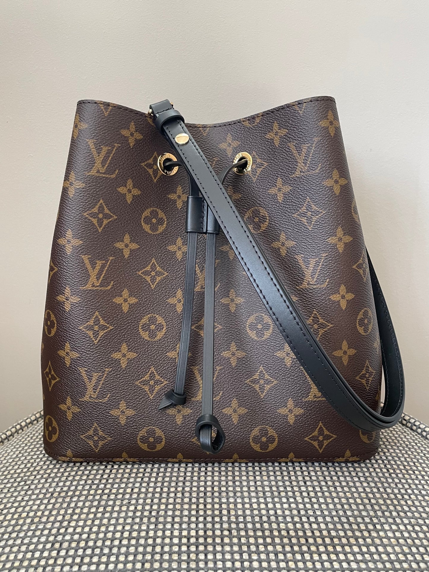 Preloved Louis Vuitton NeoNoe Bucket Bag