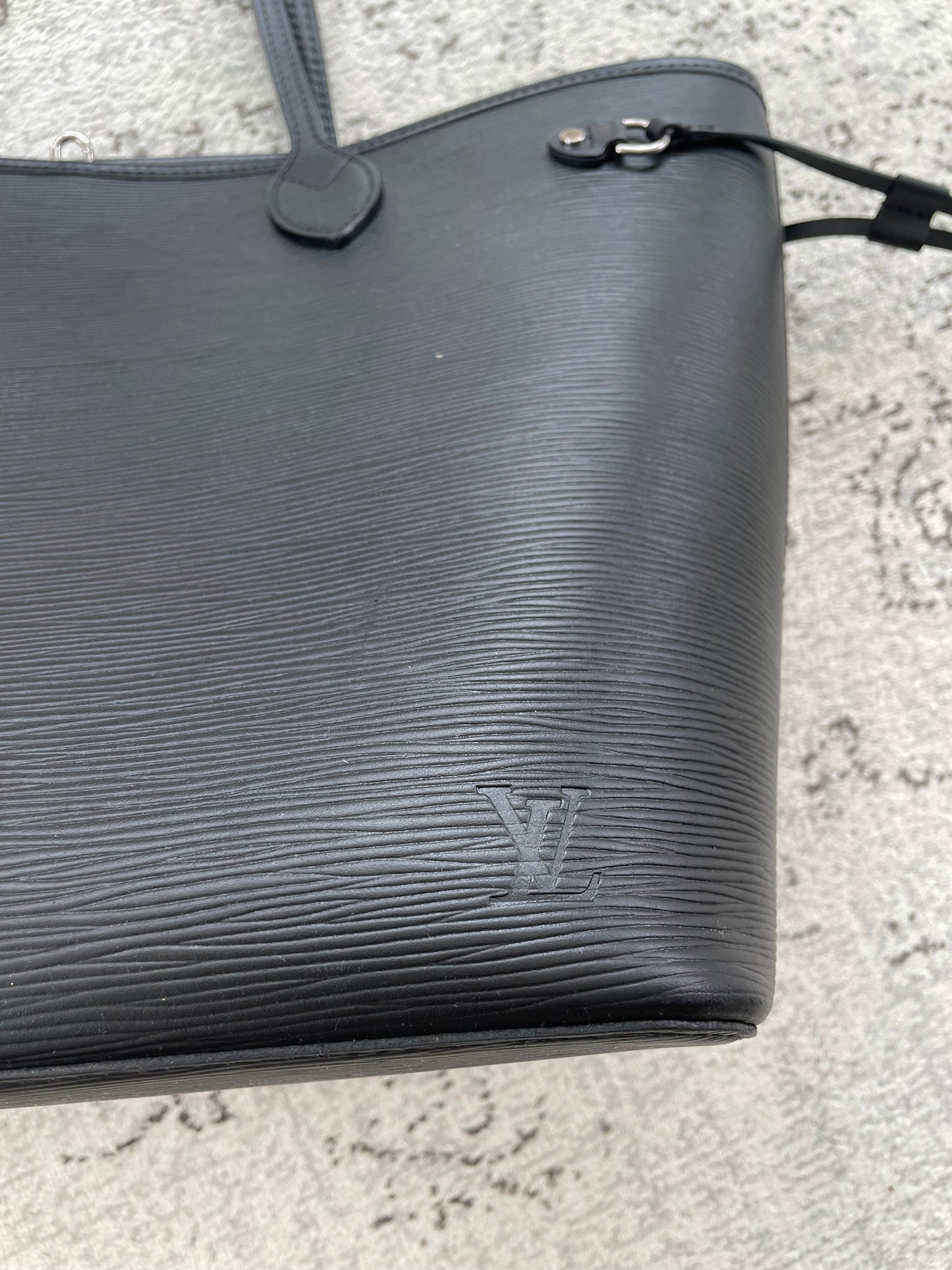 Preloved Louis Vuitton Neverfull Tote Bag in Epi Leather,  MM