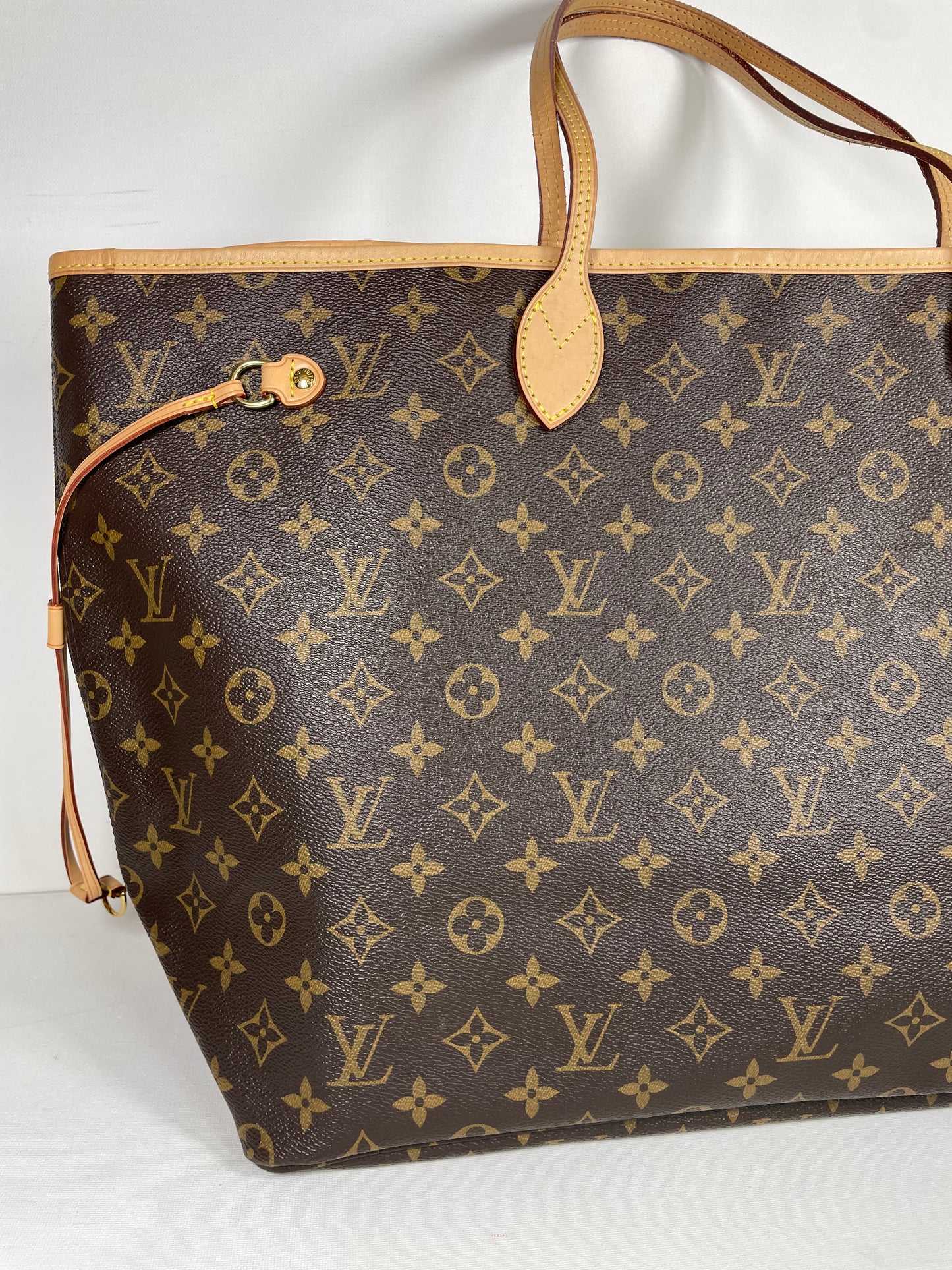 Louis Vuitton Neverfull Shopping Tote Bag, GM