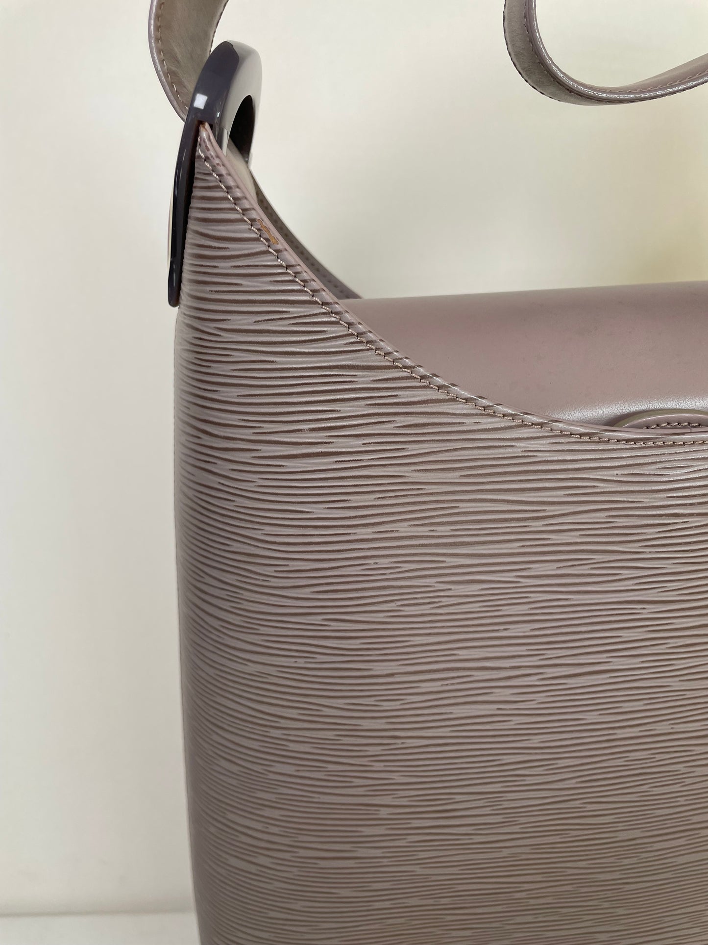 Preloved Vintage Louis Vuitton Epi Leather  Verseau Bucket Bag