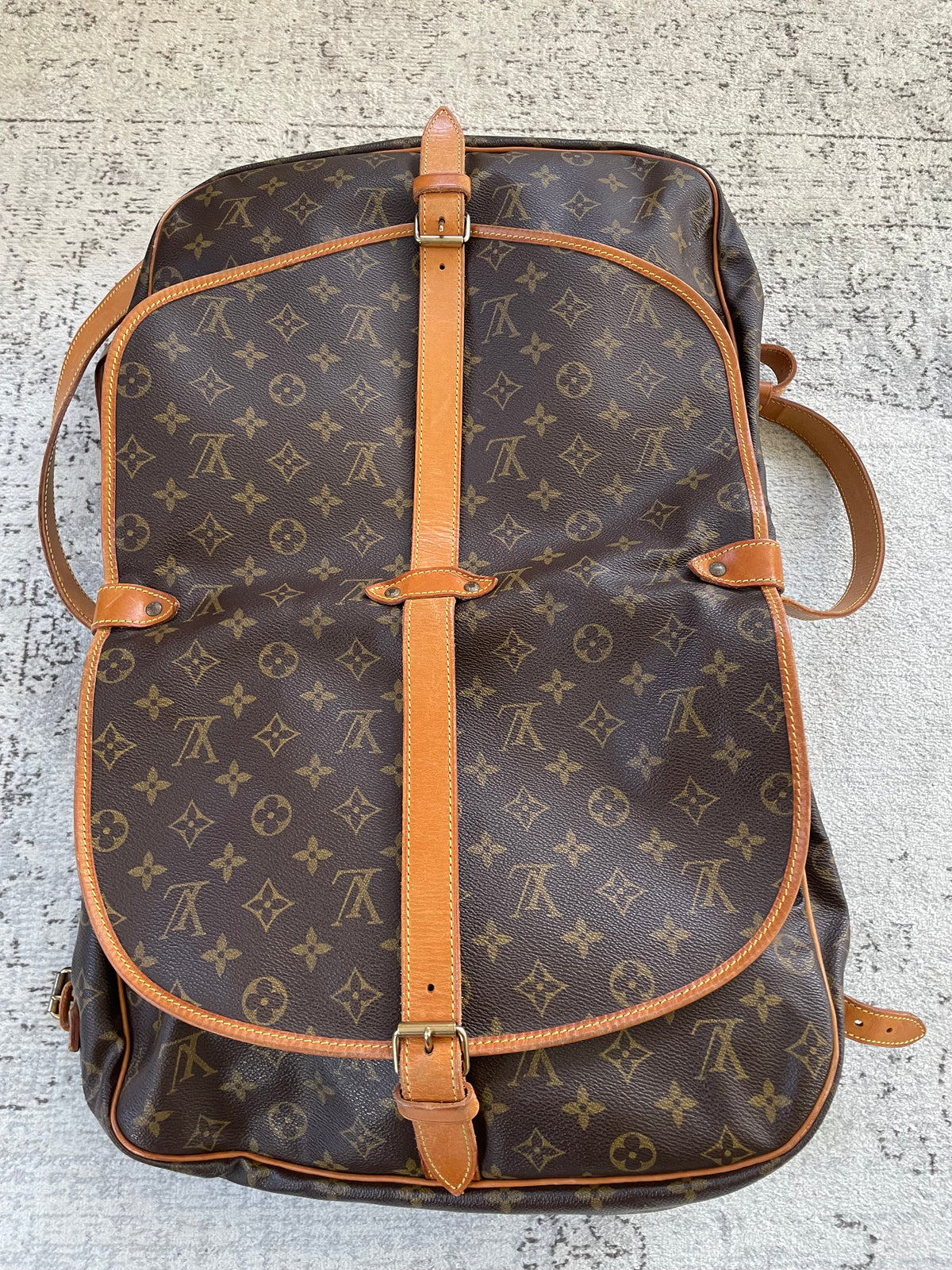 Preloved Vintage Louis Vuitton Saumur 35 Messenger Bag, large