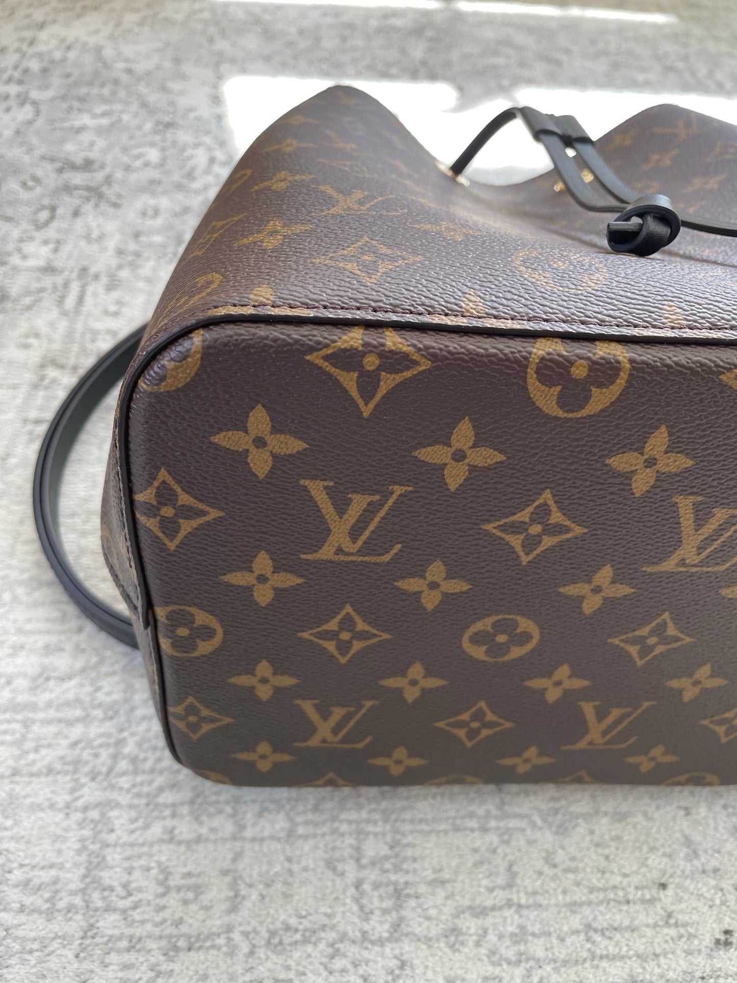 Preloved Louis Vuitton NeoNoe Bucket Bag