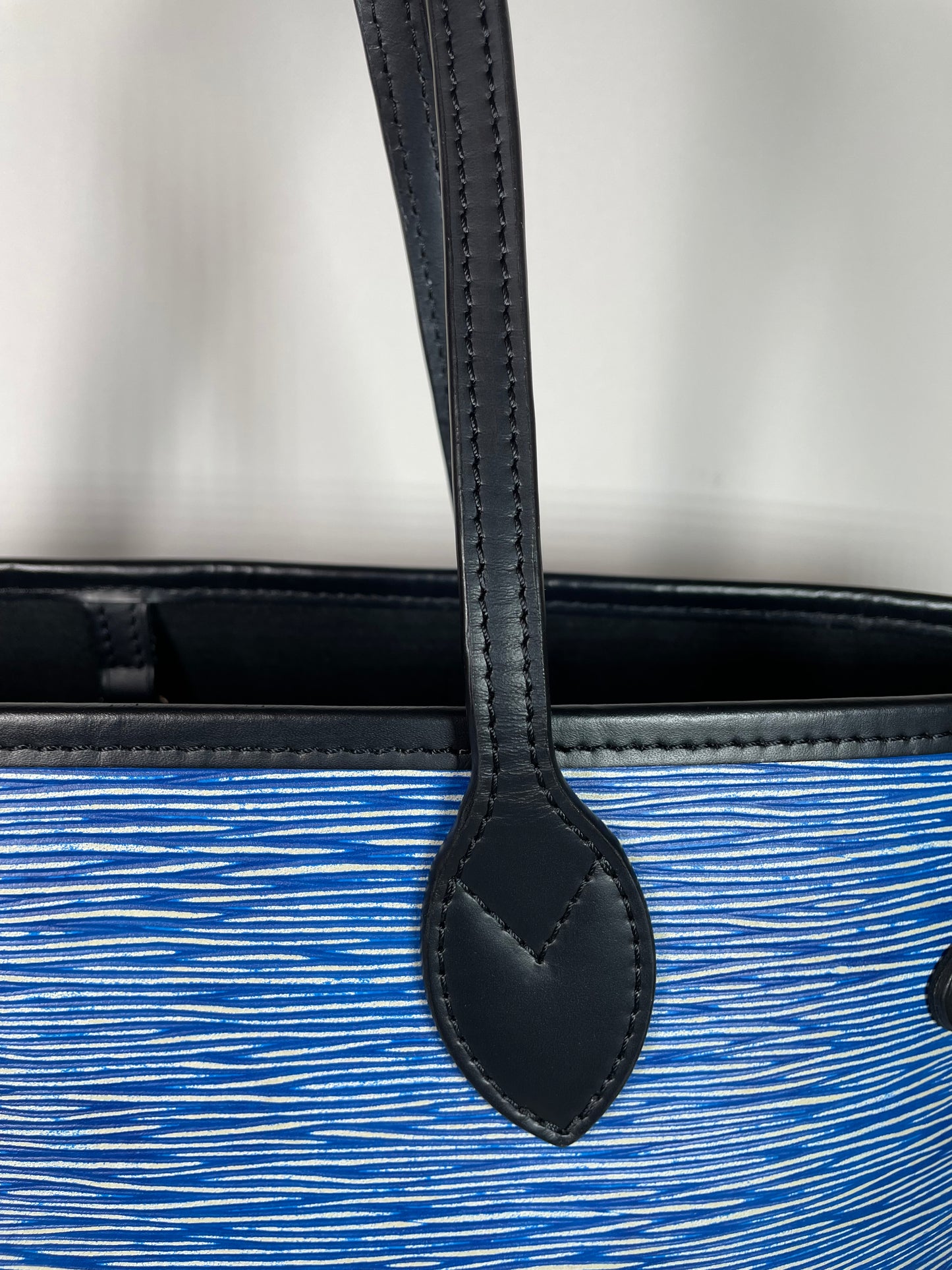 Preloved Louis Vuitton Epi Leather Neverfull Shopping Tote Bag, MM