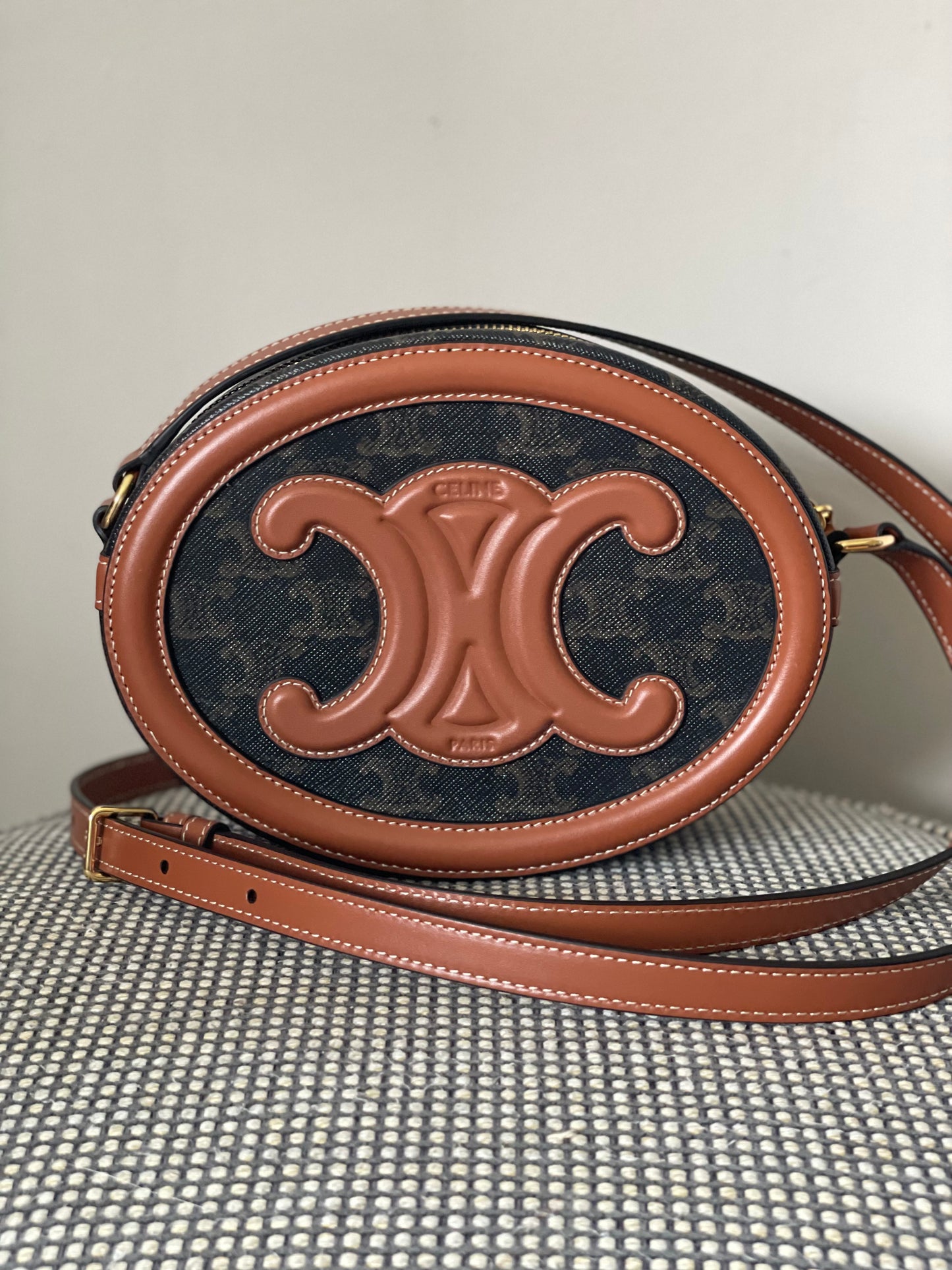 Preloved Celine Cuir Triomphe Oval Shoulder Bag