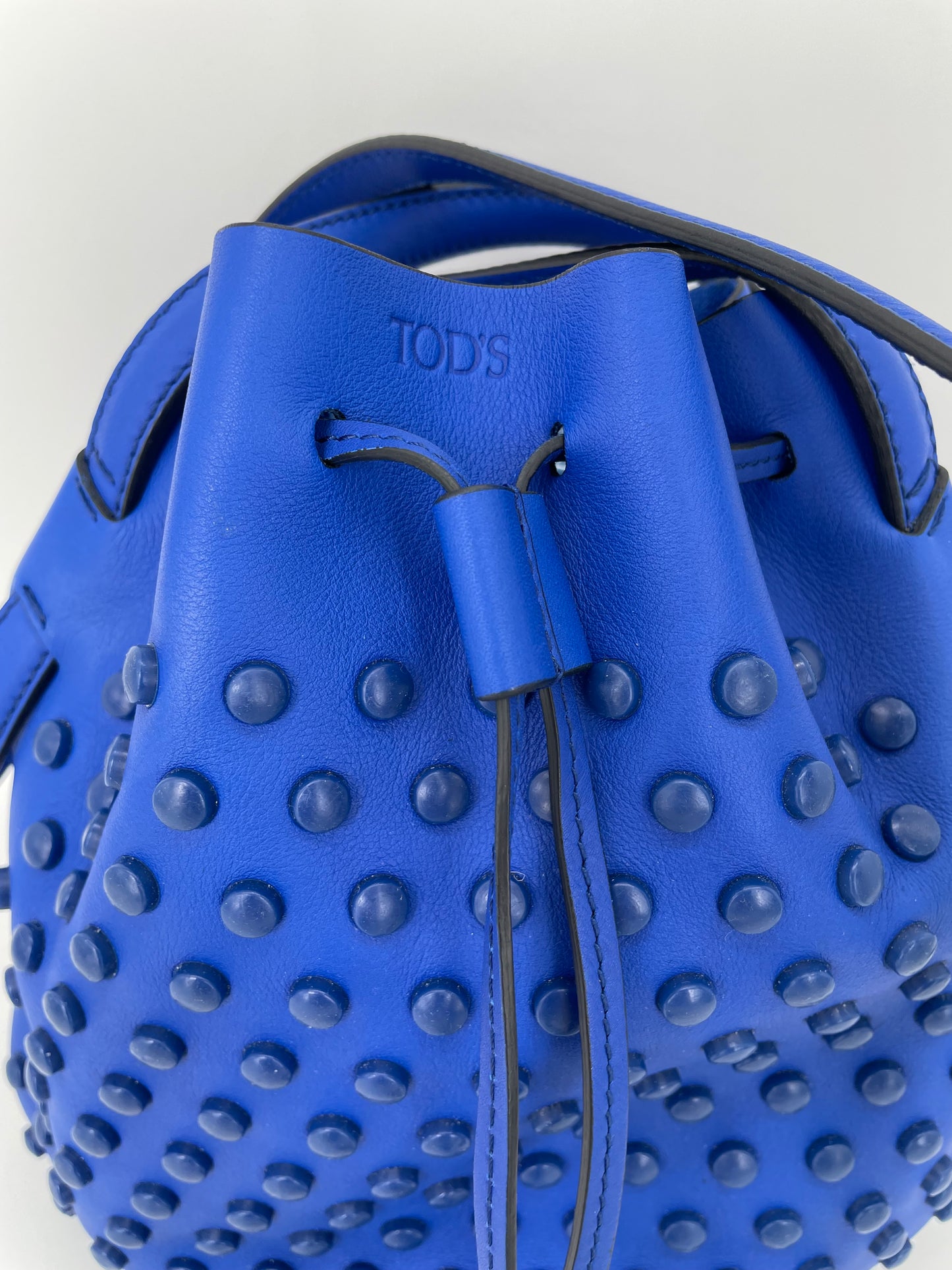 Preloved Tod’s Gommino Bucket Bag