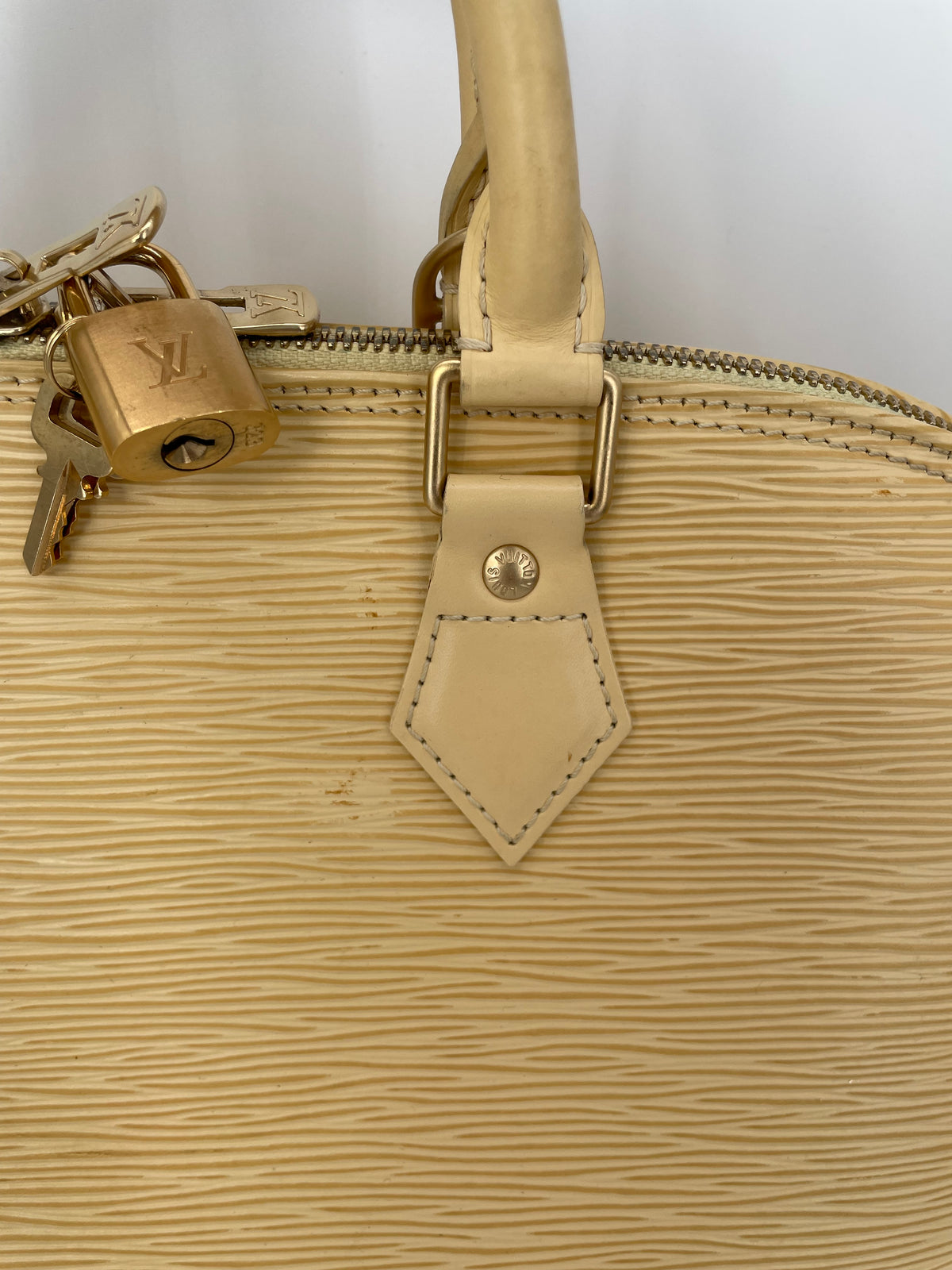 Preloved Louis Vuitton Alma Epi Bag, PM