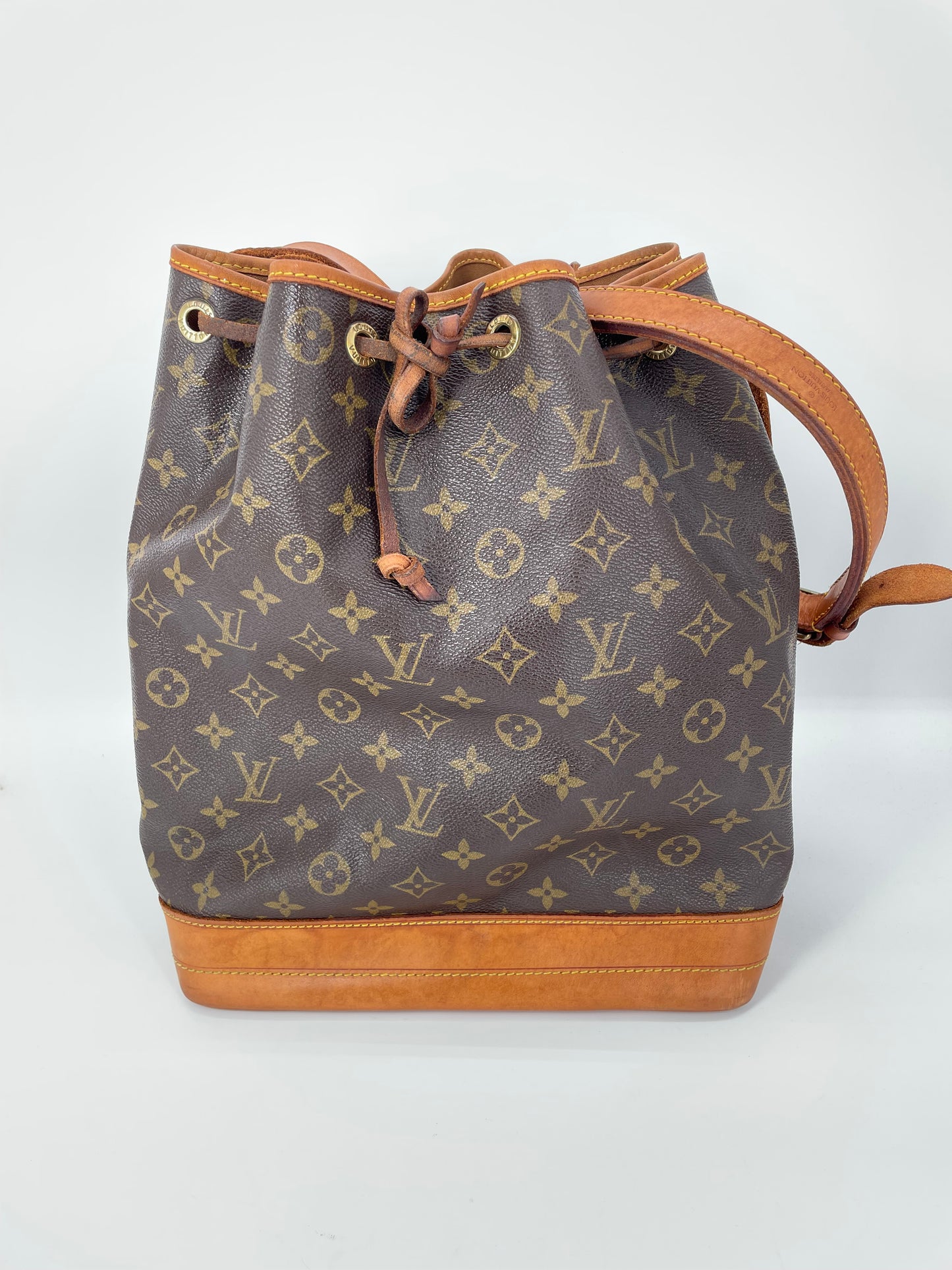 Preloved, Vintage Louis Vuitton Noe Bucket Bag, Large
