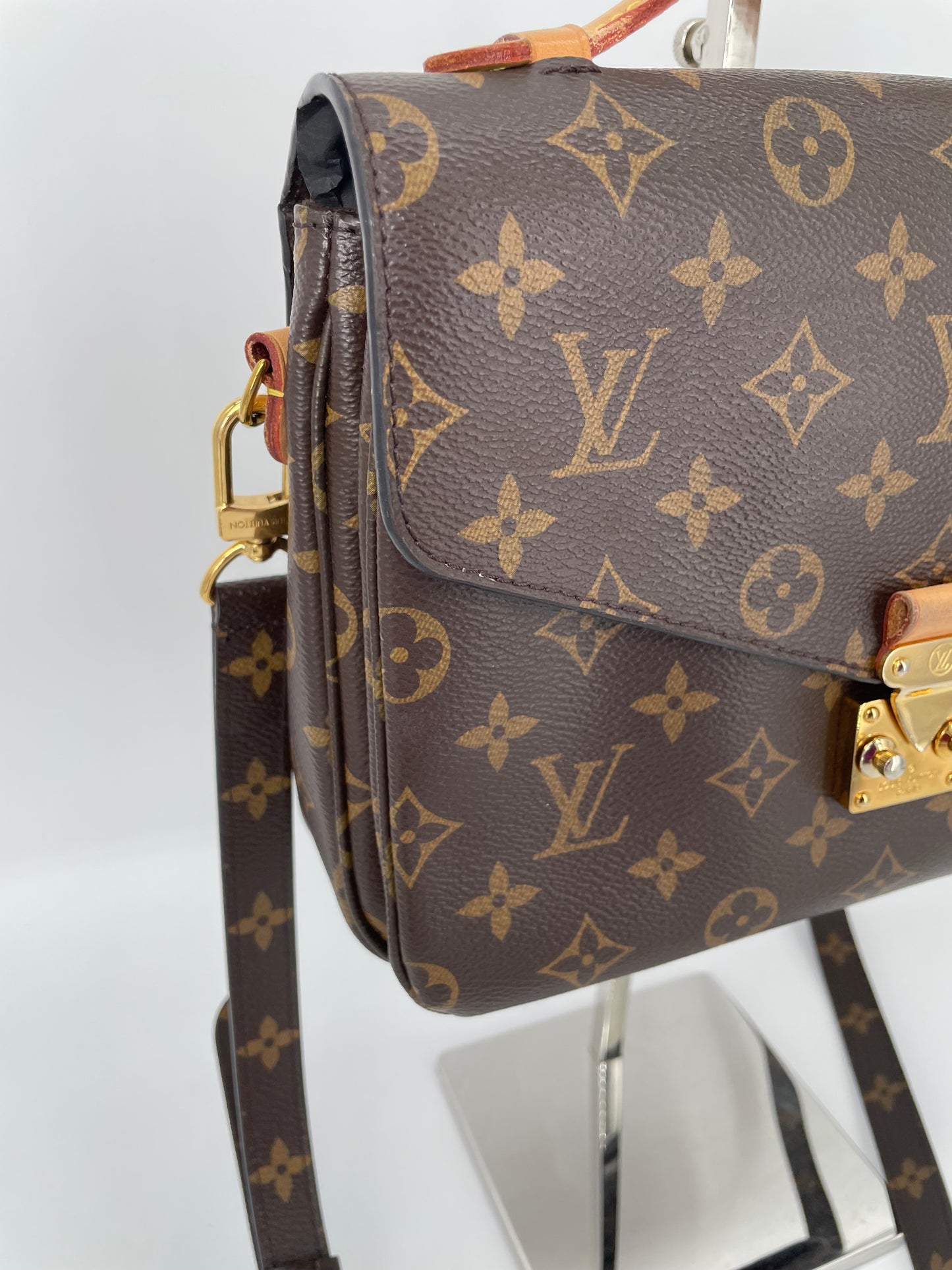 Preloved Louis Vuitton Pochette Metis Crossbody Bag