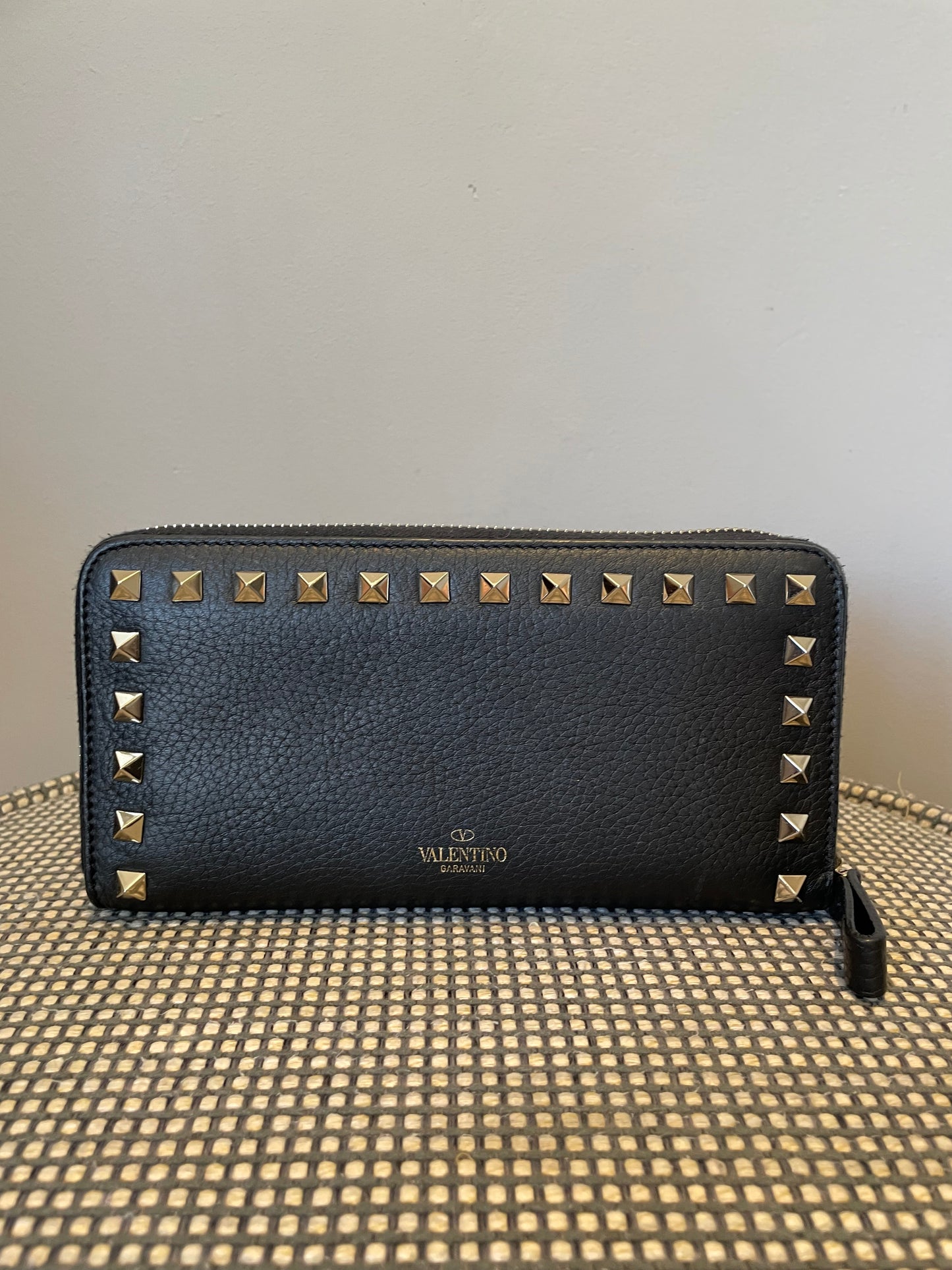 Preloved Valentino Garavani Rockstud Long Wallet