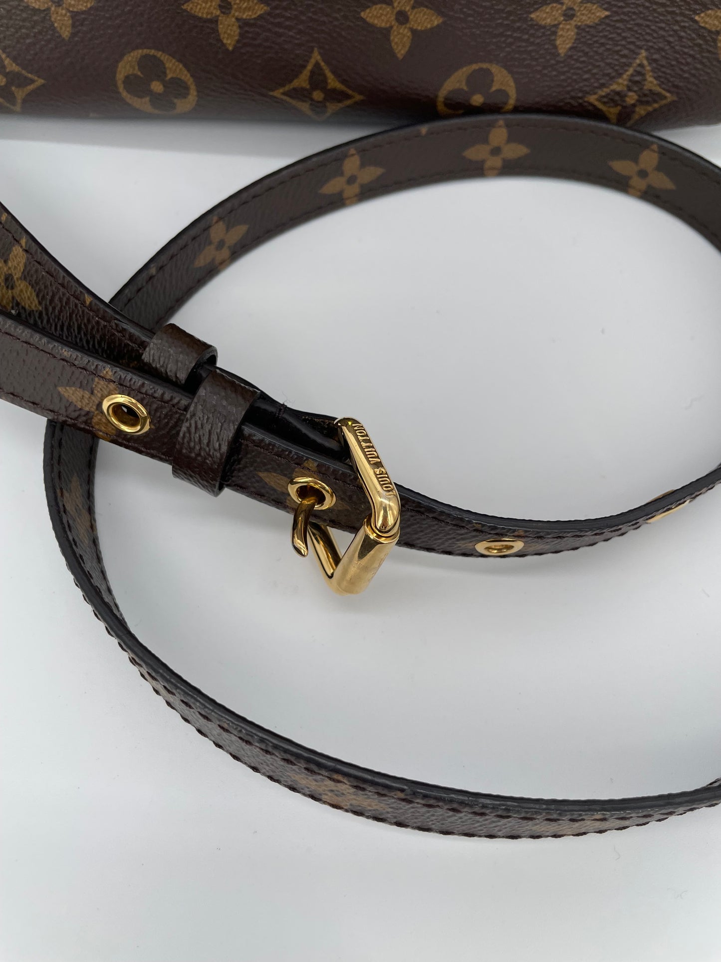 Preloved Louis Vuitton Pochette Metis Crossbody Bag