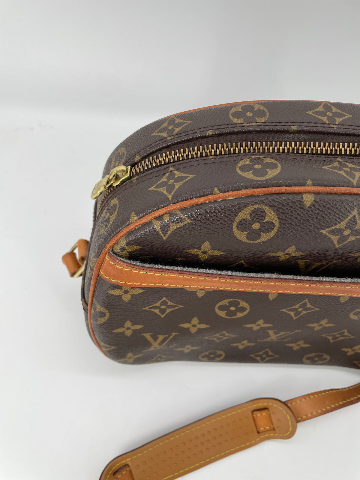 Preloved Louis Vuitton Blois Camera Bag