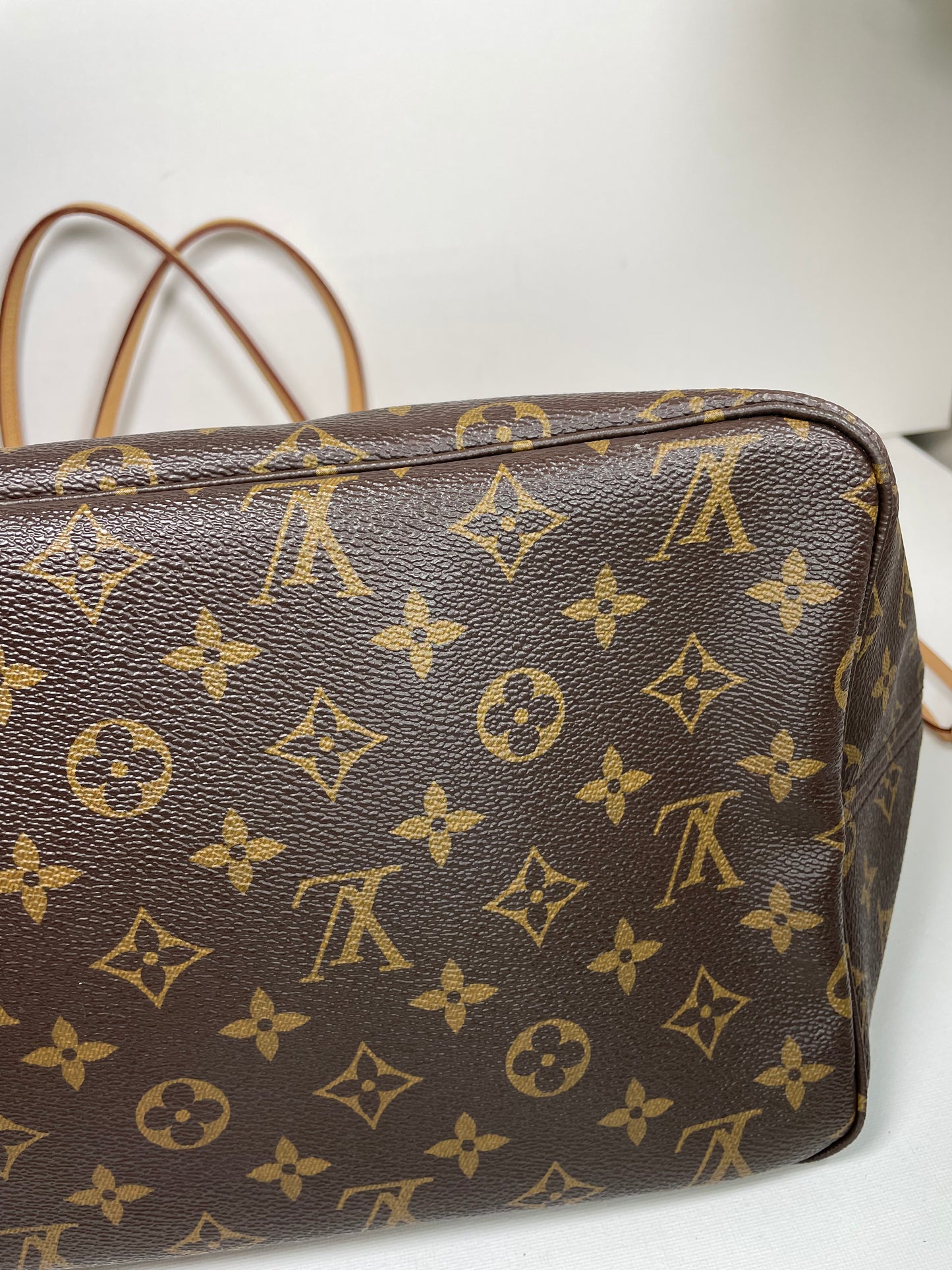 Louis Vuitton Neverfull Shopping Tote Bag, GM