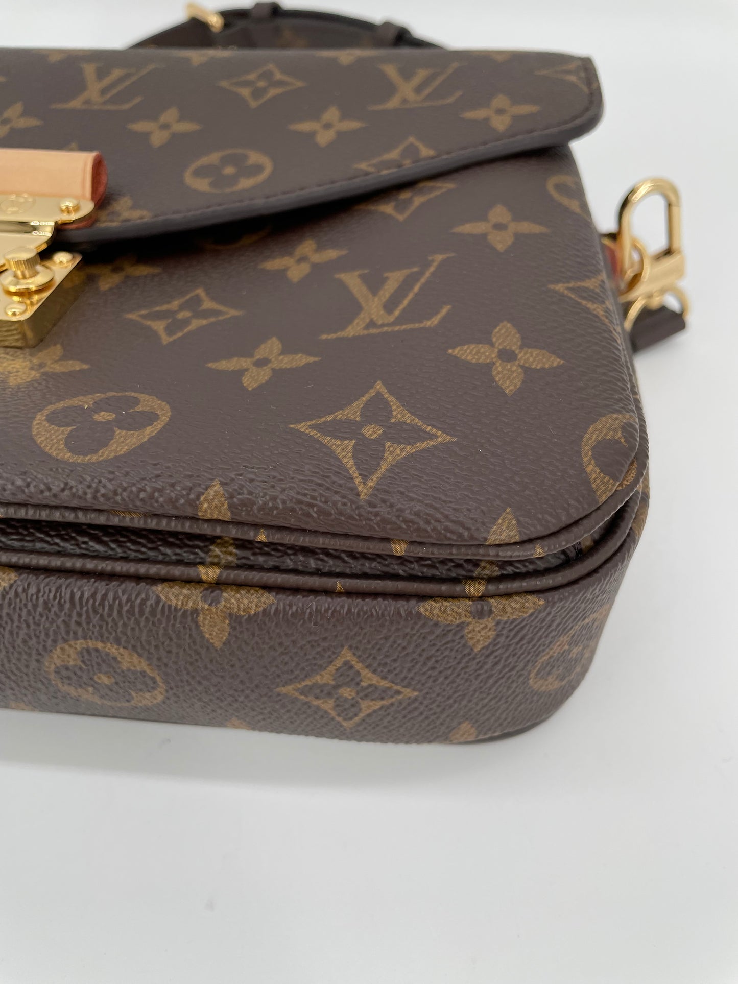 Preloved Louis Vuitton Pochette Metis Crossbody Bag