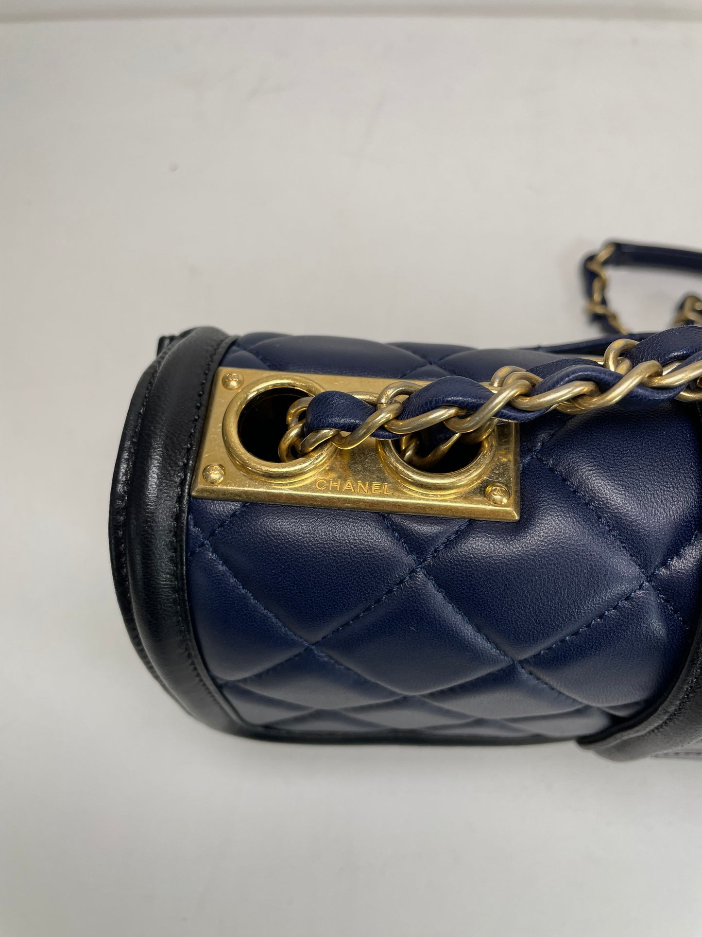 Preloved Chanel Lambskin Quilted Elegant CC Flap, Medium