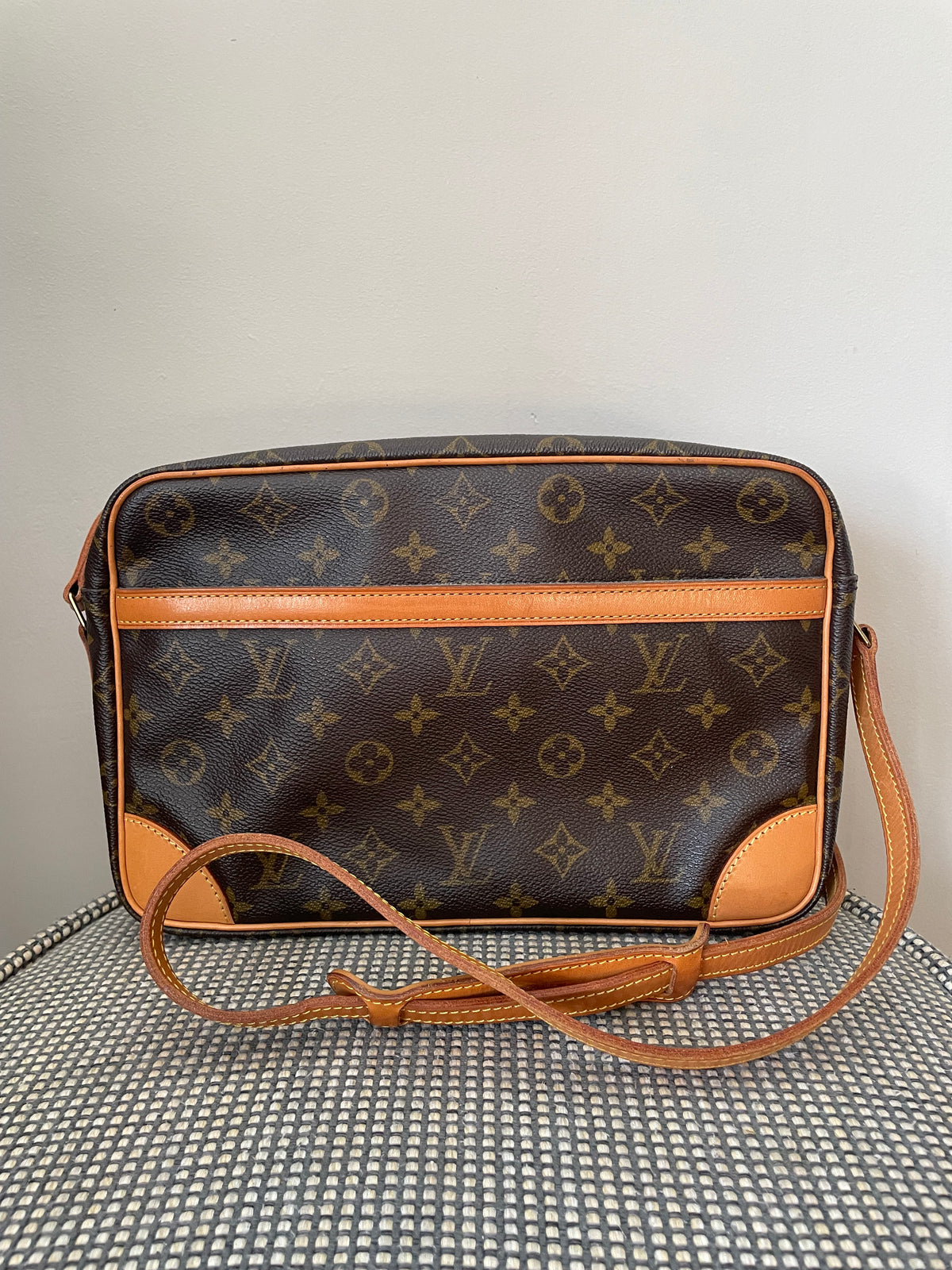Preloved Vintage Louis Vuitton Canvas Trocadero 30 Bag