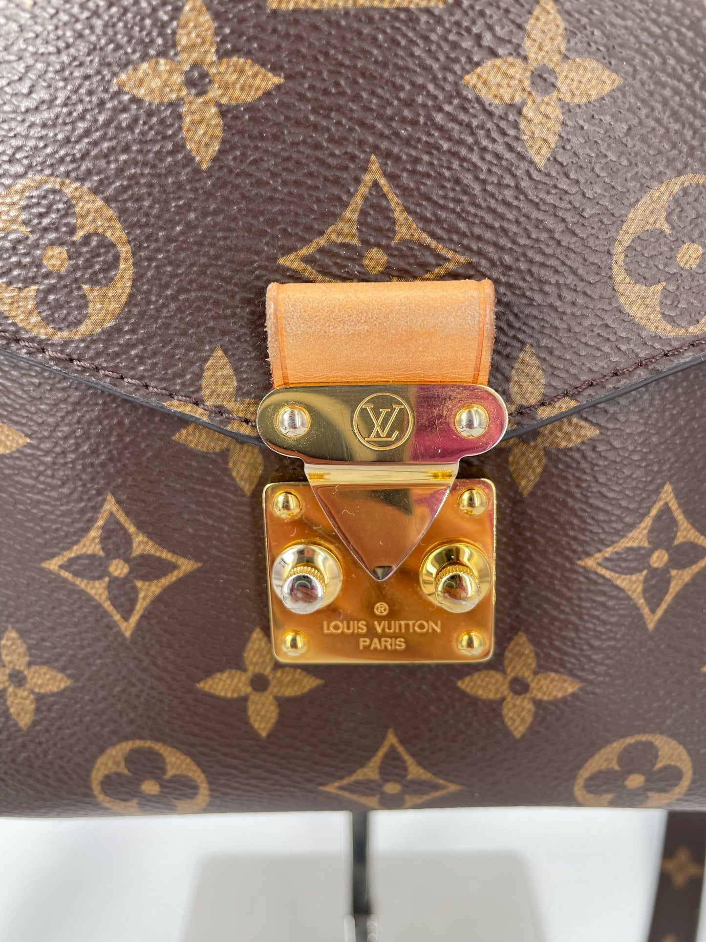 Preloved Louis Vuitton Pochette Metis Crossbody Bag