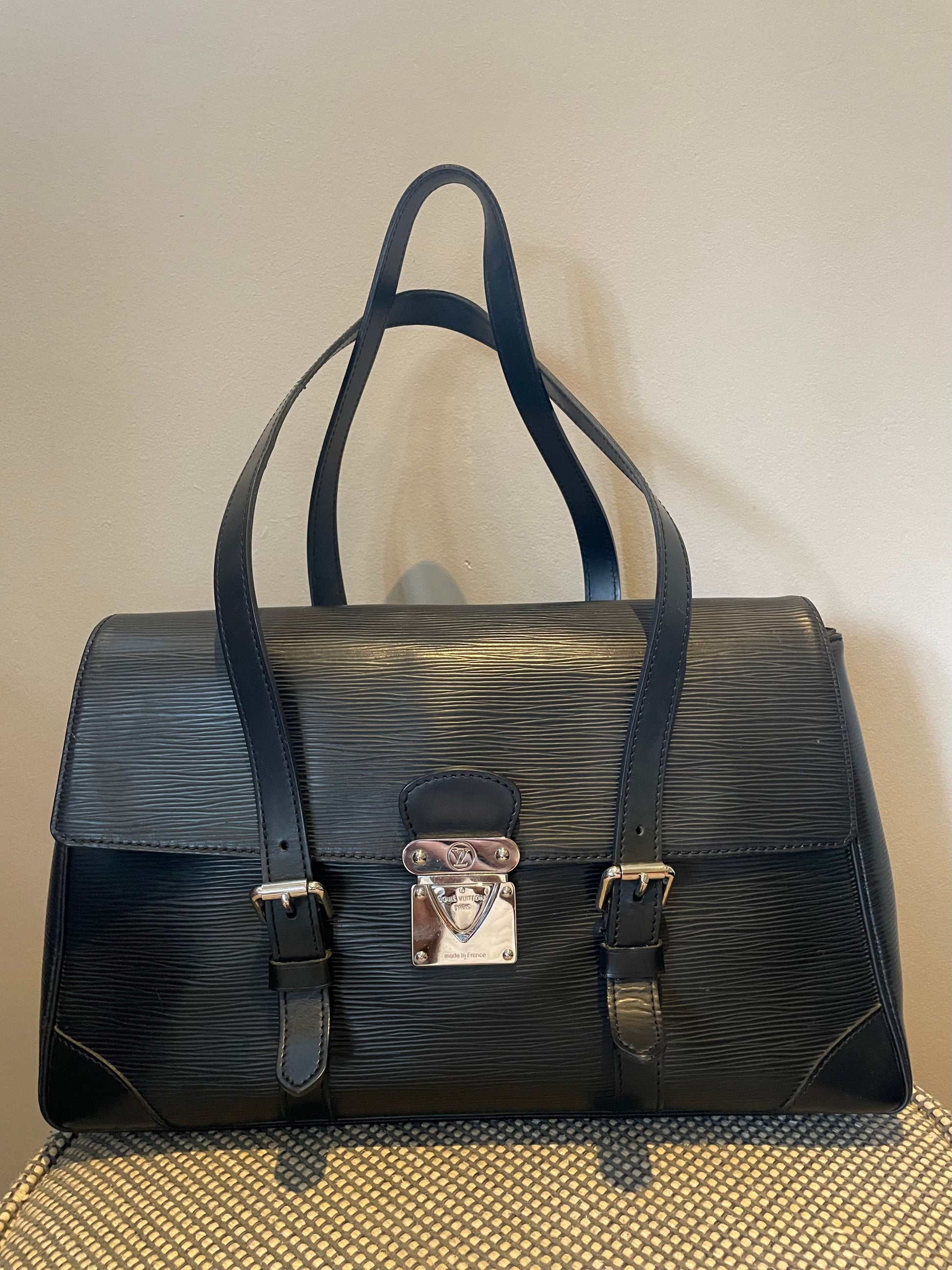 Preloved Louis Vuitton Carry Kind