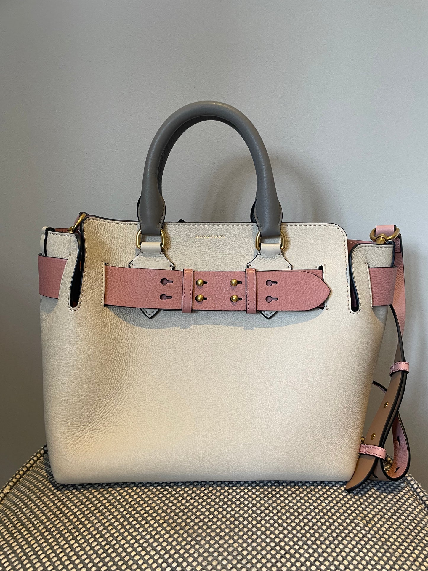 Preloved Burberry Belt Tote Bag Small Carry Kind