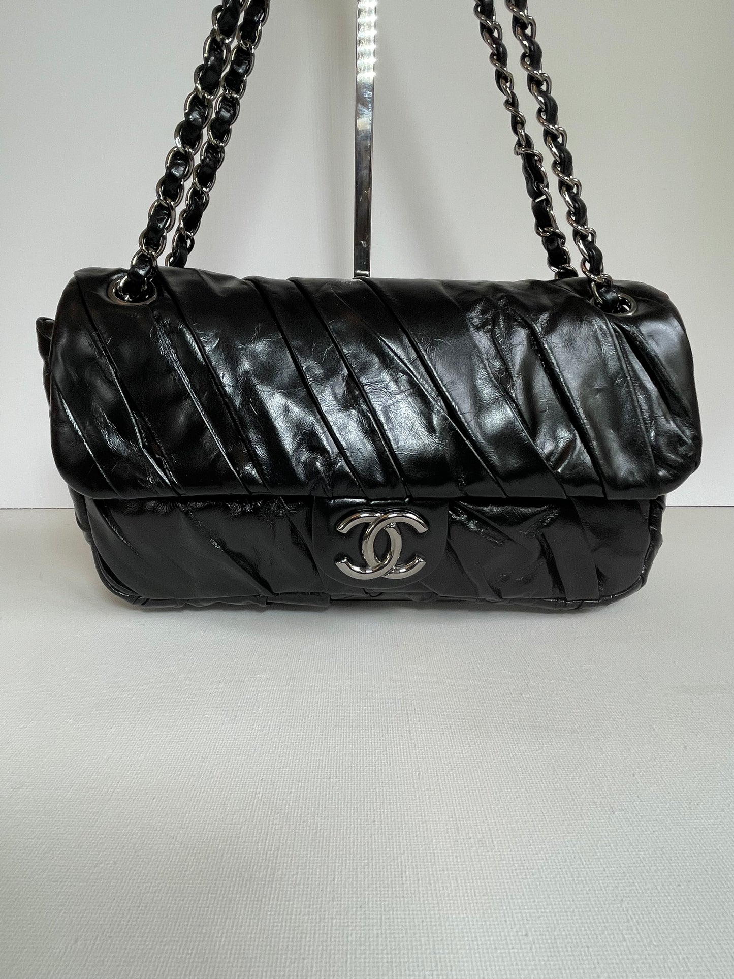 Preloved Chanel Glazed, Twisted Flap Calfskin Shoulder Bag, Medium