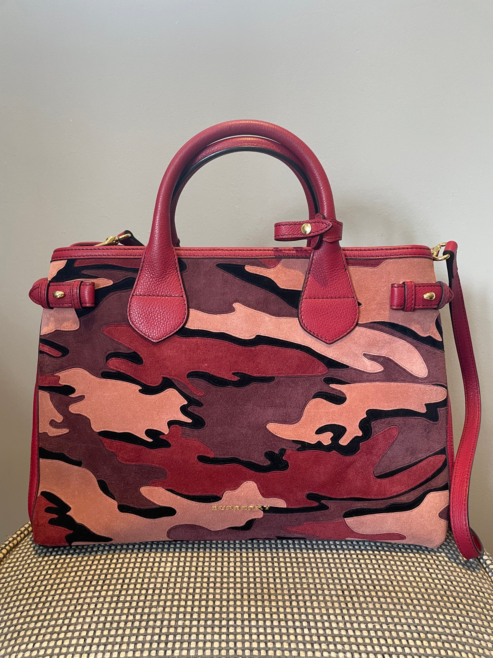 Burberry banner tote bag hotsell