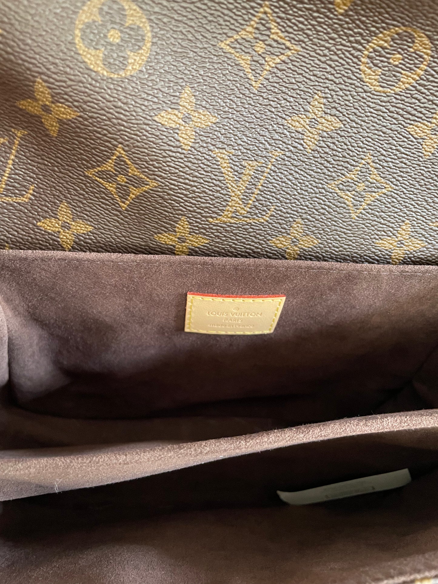 Preloved Louis Vuitton Pochette Metis Crossbody Bag