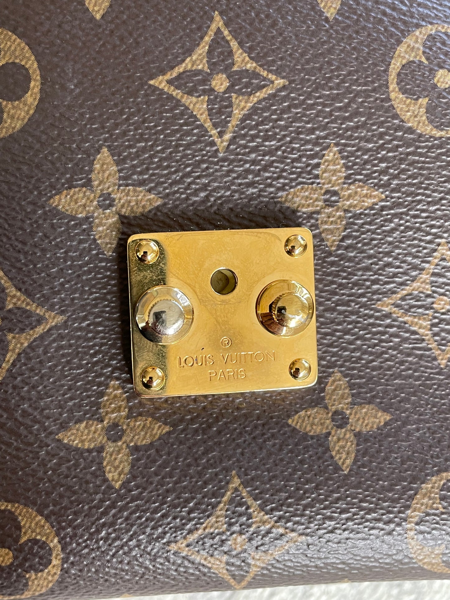 Preloved Louis Vuitton Pochette Metis Crossbody Bag