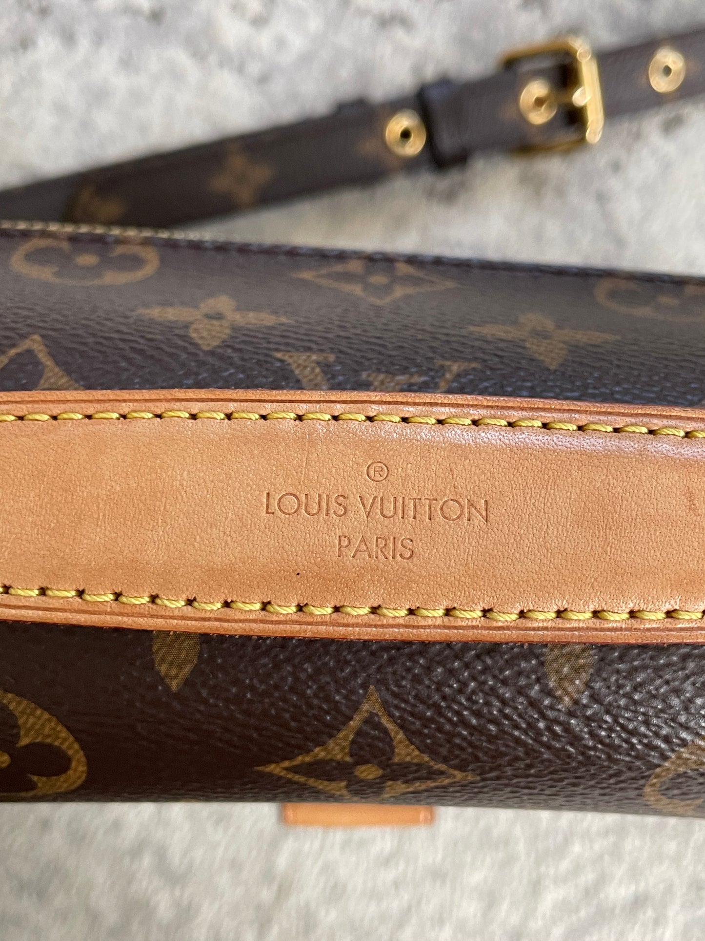 Preloved Louis Vuitton Pochette Metis Crossbody Bag