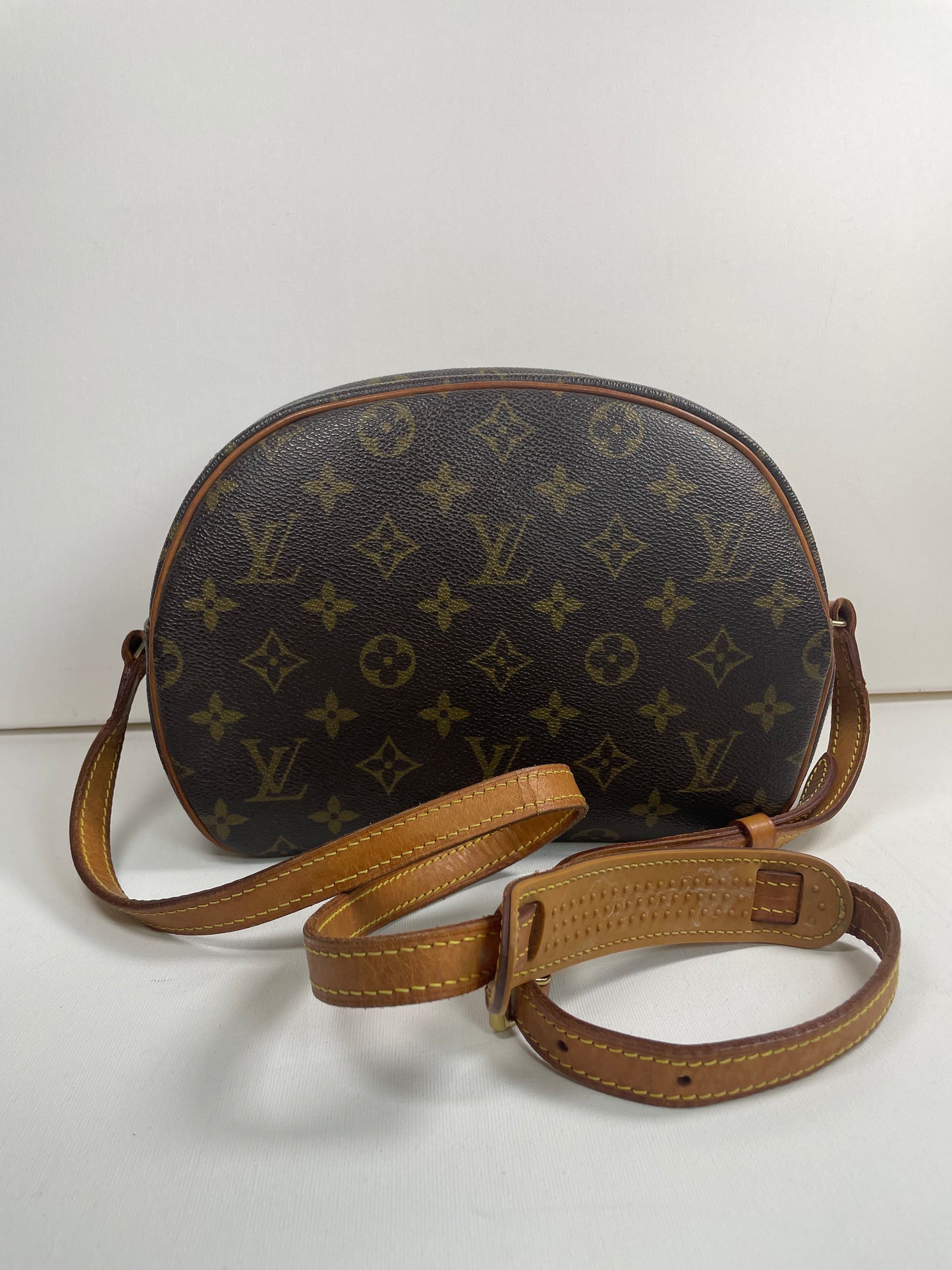 Preloved Vintage Louis Vuitton Blois Shoulder Bag