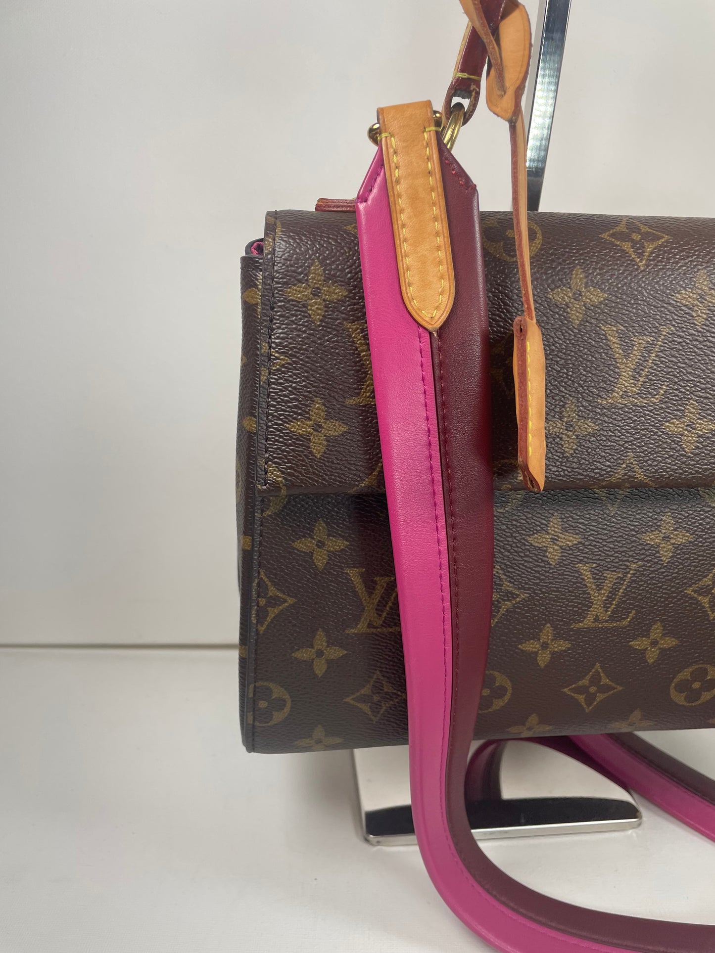 Preloved Louis Vuitton Cluny BB Crossbody Bag