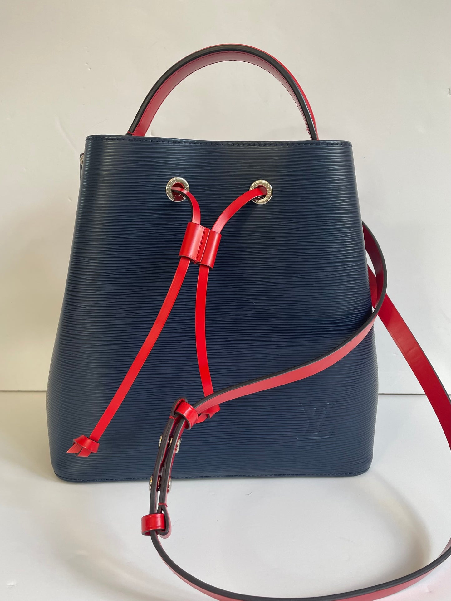 Preloved Louis Vuitton Epi Leather NeoNoe Bucket Bag