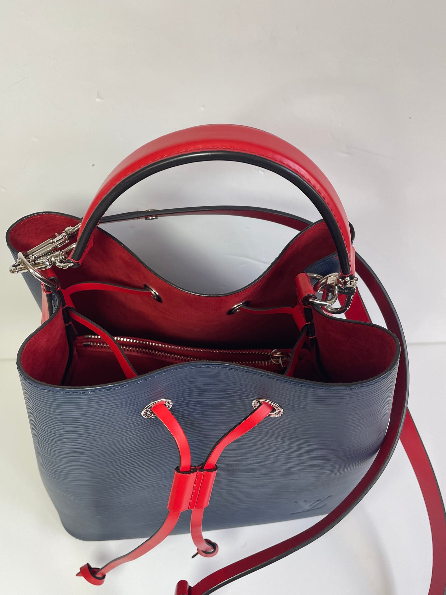 Preloved Louis Vuitton Epi Leather NeoNoe Bucket Bag