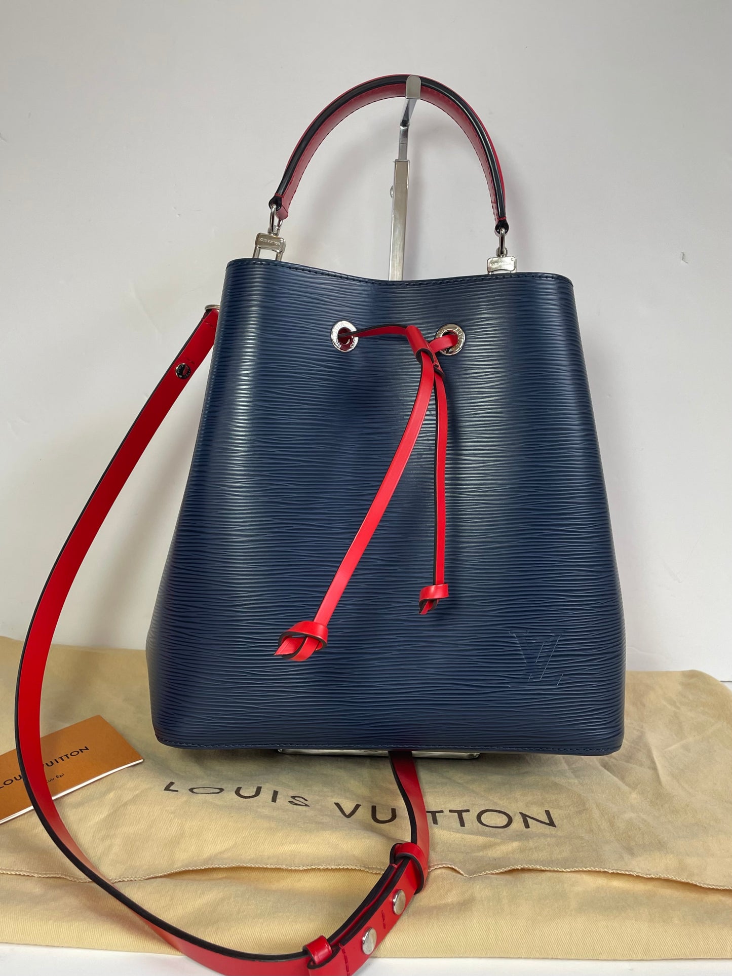 Preloved Louis Vuitton Epi Leather NeoNoe Bucket Bag