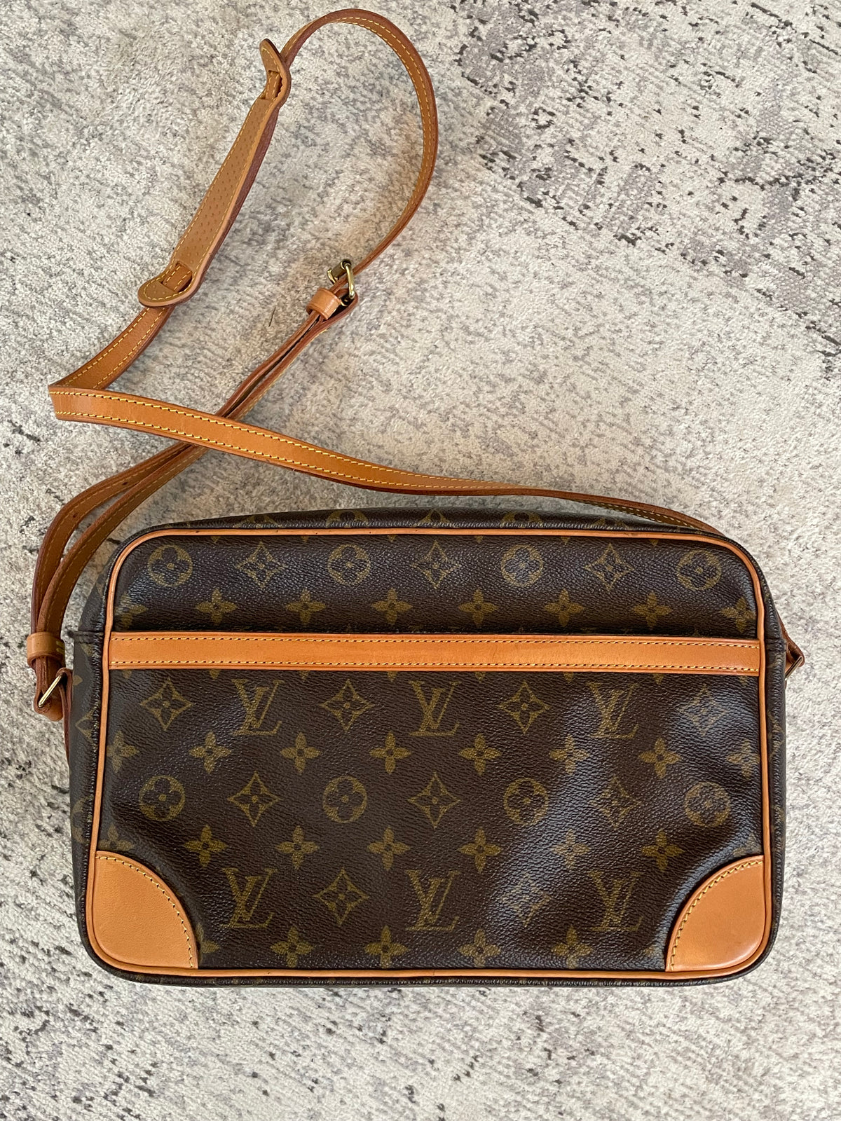 Preloved Vintage Louis Vuitton Canvas Trocadero 30 Bag