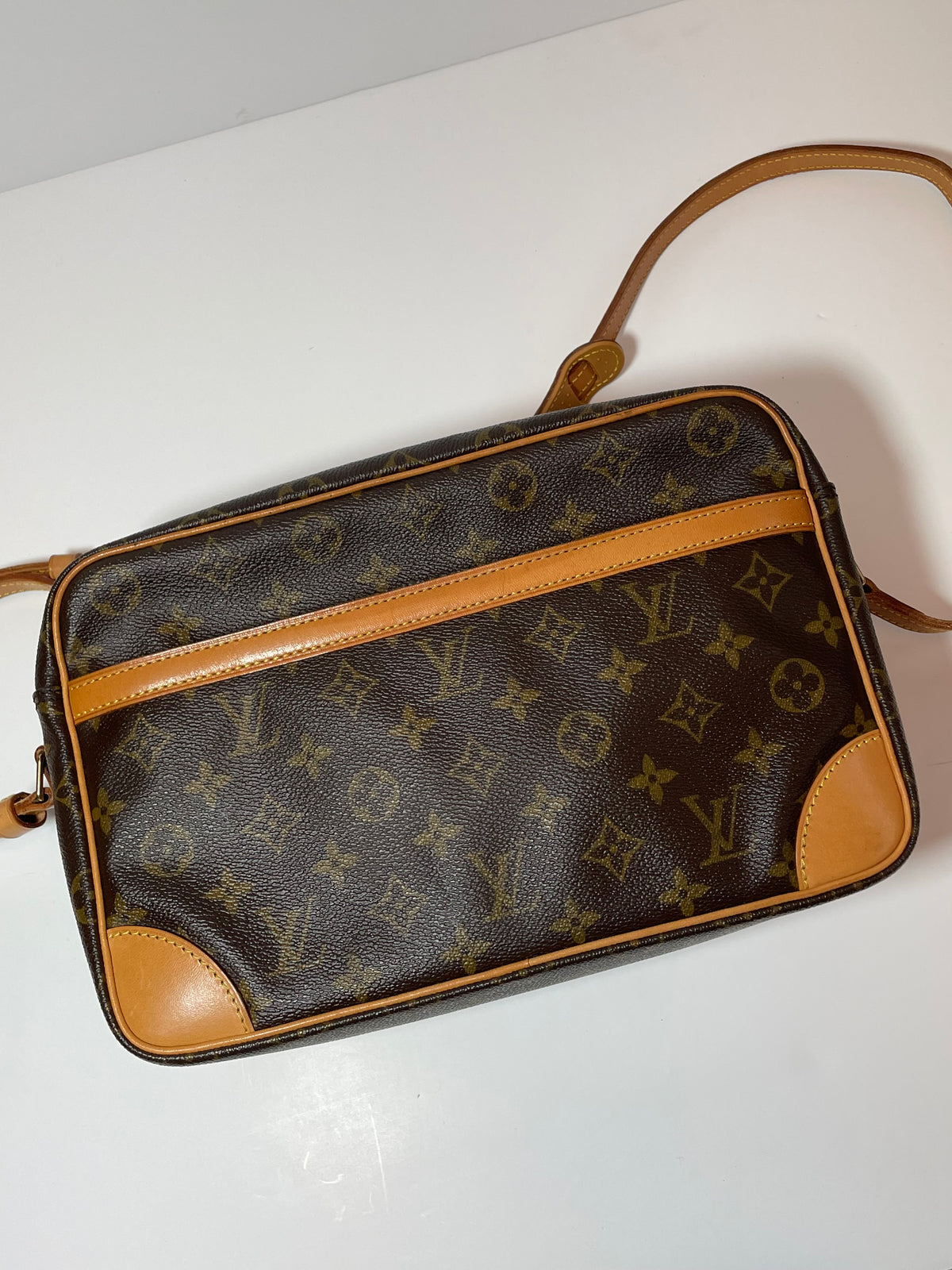 Preloved Vintage Louis Vuitton Canvas Trocadero 30 Bag