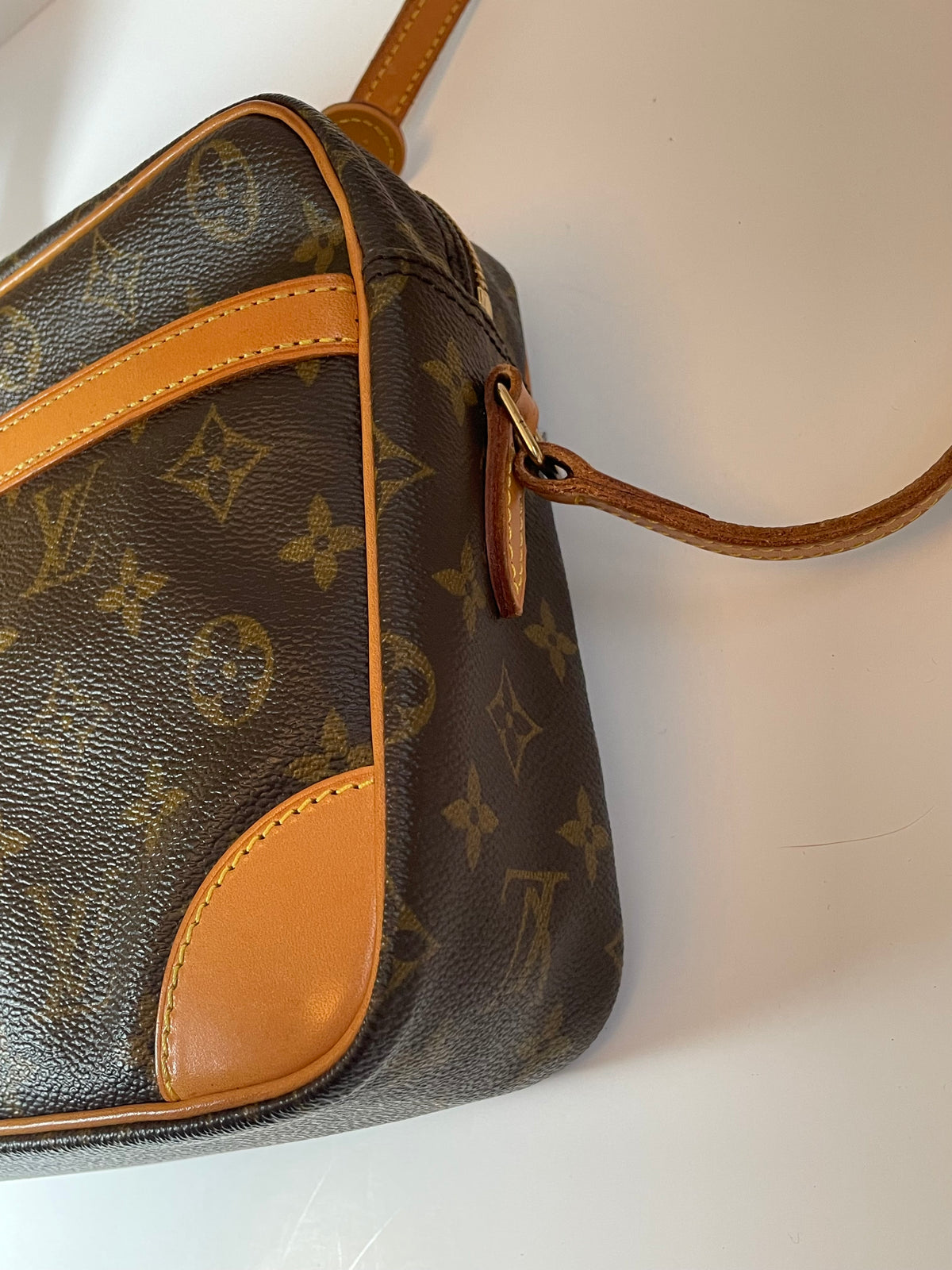 Preloved Vintage Louis Vuitton Canvas Trocadero 30 Bag